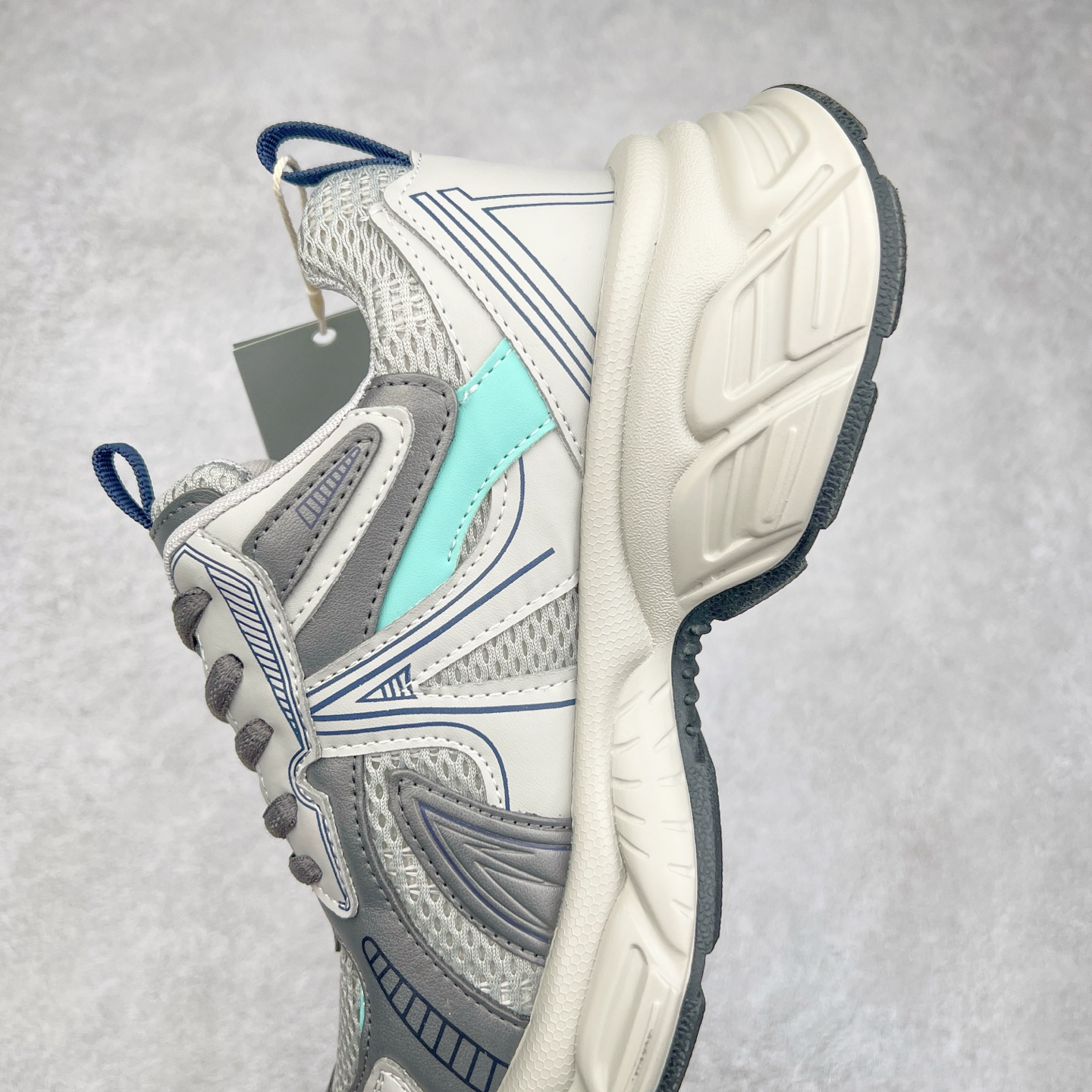 图片[7]-GG-CC Chunky Low 休闲运动老爹鞋 #广东大厂出品 完美细节 25ss早春新款 大长腿 时髦look轻松定格 不费力展现率性氛围 酷帅机能风不规则设计大底 GGcc杏银红色拼色造型设计 轻便舒适百搭 不管怎么搭都敲好看~尺码：35 36 37 38 39 40-选品中心