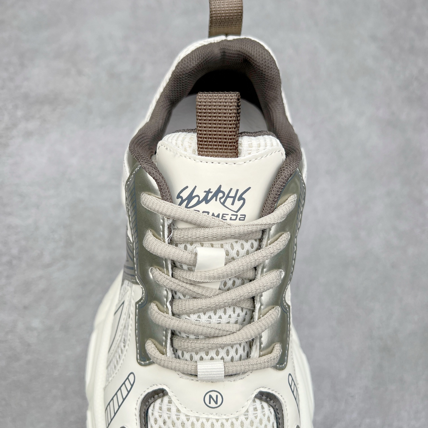 图片[5]-GG-CC Chunky Low 休闲运动老爹鞋 #广东大厂出品 完美细节 25ss早春新款 大长腿 时髦look轻松定格 不费力展现率性氛围 酷帅机能风不规则设计大底 GGcc杏银红色拼色造型设计 轻便舒适百搭 不管怎么搭都敲好看~尺码：35 36 37 38 39 40-选品中心