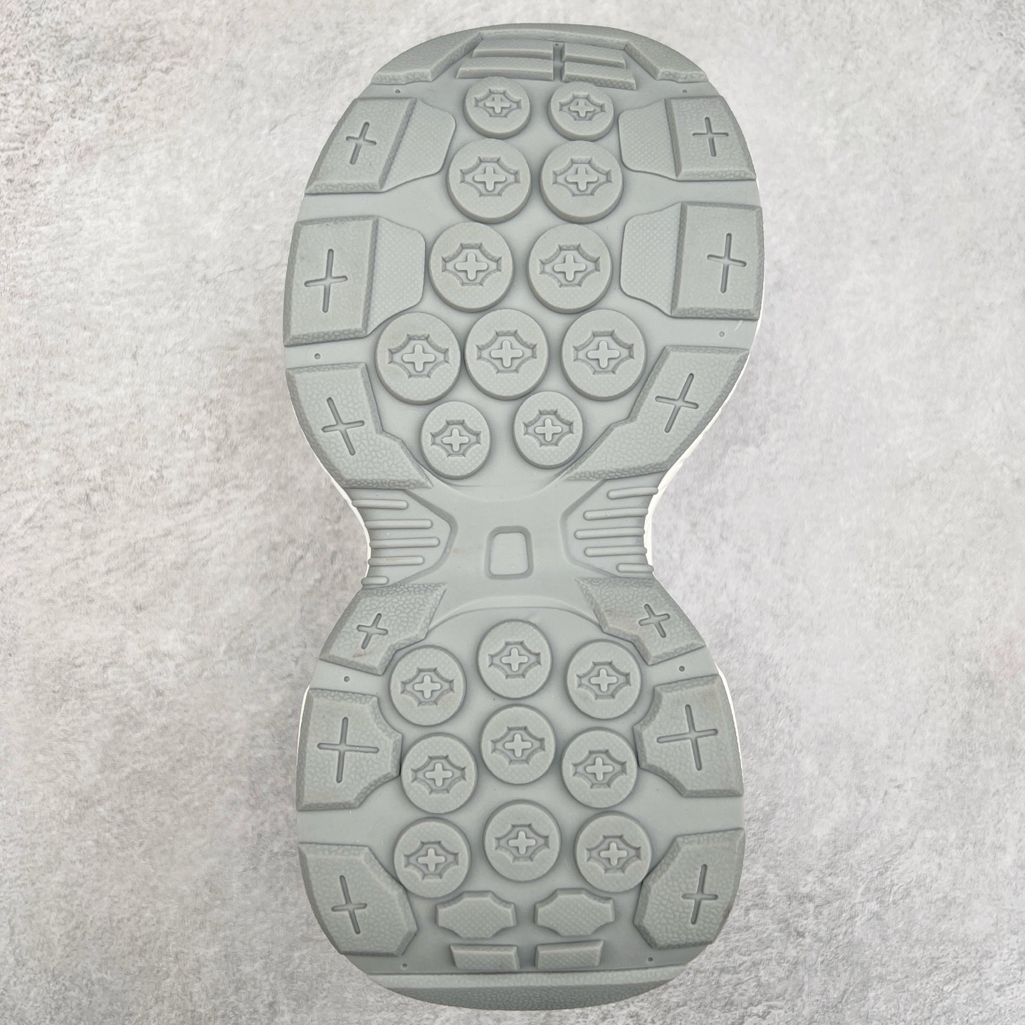 图片[9]-GG-CC Chunky Low 休闲运动老爹鞋 #广东大厂出品 完美细节 25ss早春新款 大长腿 时髦look轻松定格 不费力展现率性氛围 酷帅机能风不规则设计大底 GGcc杏银红色拼色造型设计 轻便舒适百搭 不管怎么搭都敲好看~尺码：35 36 37 38 39 40-选品中心