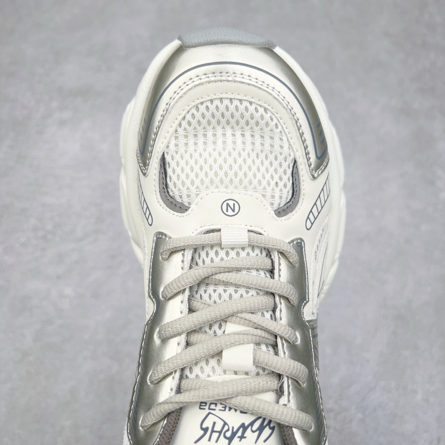 图片[4]-GG-CC Chunky Low 休闲运动老爹鞋 #广东大厂出品 完美细节 25ss早春新款 大长腿 时髦look轻松定格 不费力展现率性氛围 酷帅机能风不规则设计大底 GGcc杏银红色拼色造型设计 轻便舒适百搭 不管怎么搭都敲好看~尺码：35 36 37 38 39 40-选品中心