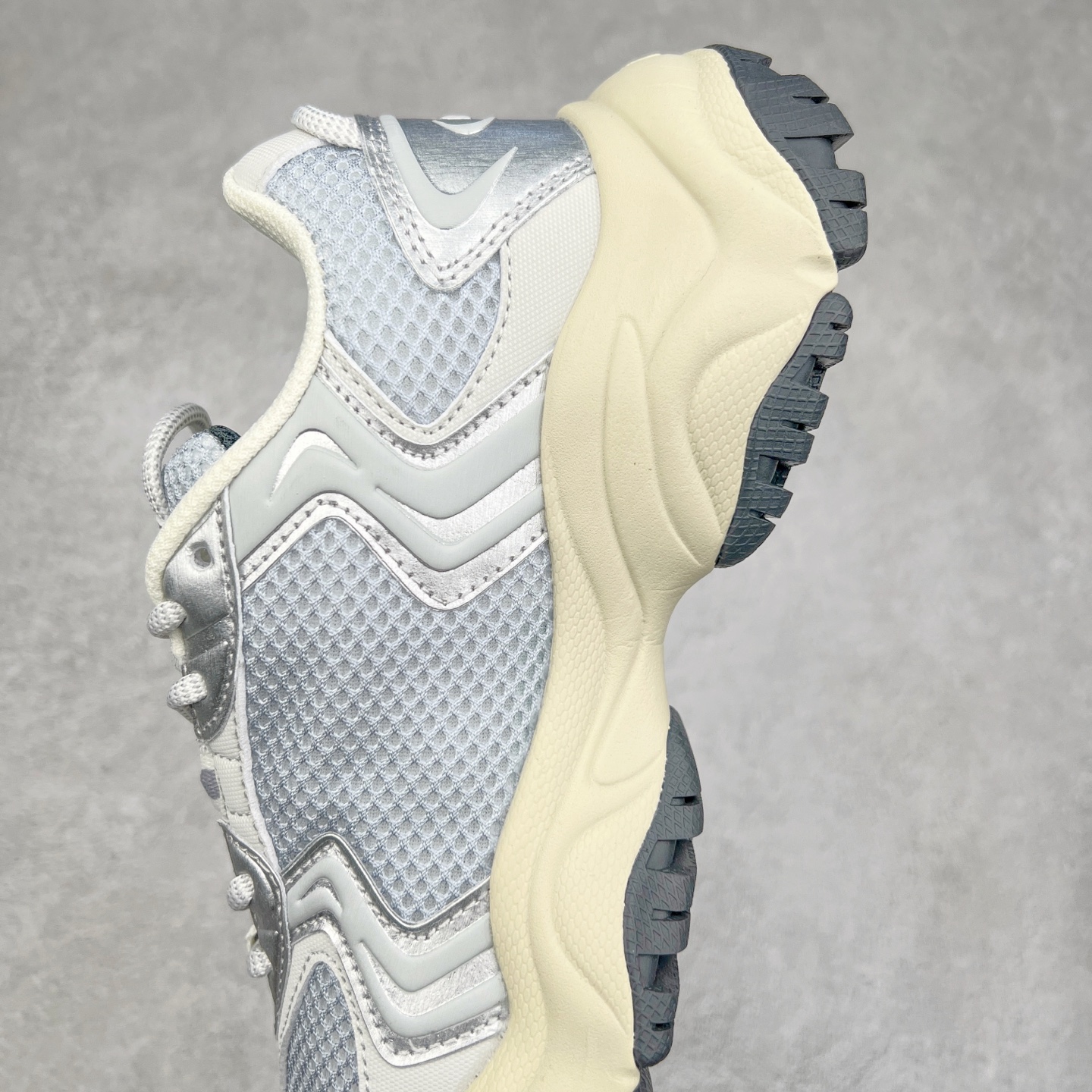 图片[7]-MLB Chunky Cargo 纽约洋基队合成革潮流时尚舒适休闲运动风厚底增高 防滑耐磨 低帮 老爹鞋 男女同款 黑色 实拍调校N版已经零色差零失真 百分百还原实物色彩所见即所得 不存在货不对板色差等低级问题 选购参考实物拍摄 不混卖不参货 只用心做好货严格选品 承诺混一赔十 尺码：36 36.5 37.5 38 38.5 39 40 40.5 41 42 42.5 43 44 44.5 45-选品中心