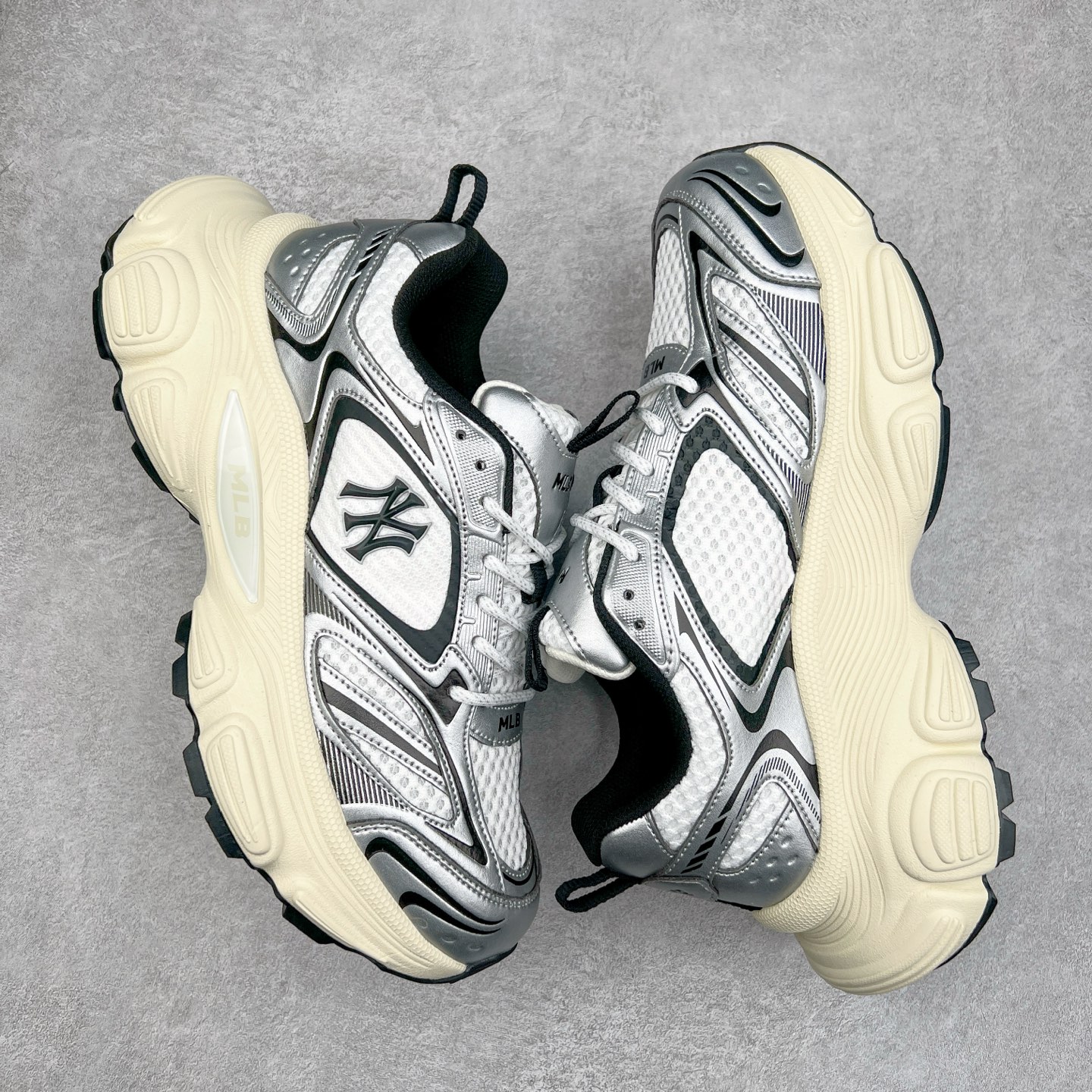 图片[3]-MLB WINNER CHUNKY 纽约洋基队合成革潮流时尚舒适休闲运动风厚底增高 防滑耐磨 低帮 老爹鞋 男女同款 黑色 实拍调校N版已经零色差零失真 百分百还原实物色彩所见即所得 不存在货不对板色差等低级问题 选购参考实物拍摄 不混卖不参货 只用心做好货严格选品 承诺混一赔十 尺码：36 36.5 37.5 38 38.5 39 40 40.5 41 42 42.5 43 44 44.5 45-选品中心