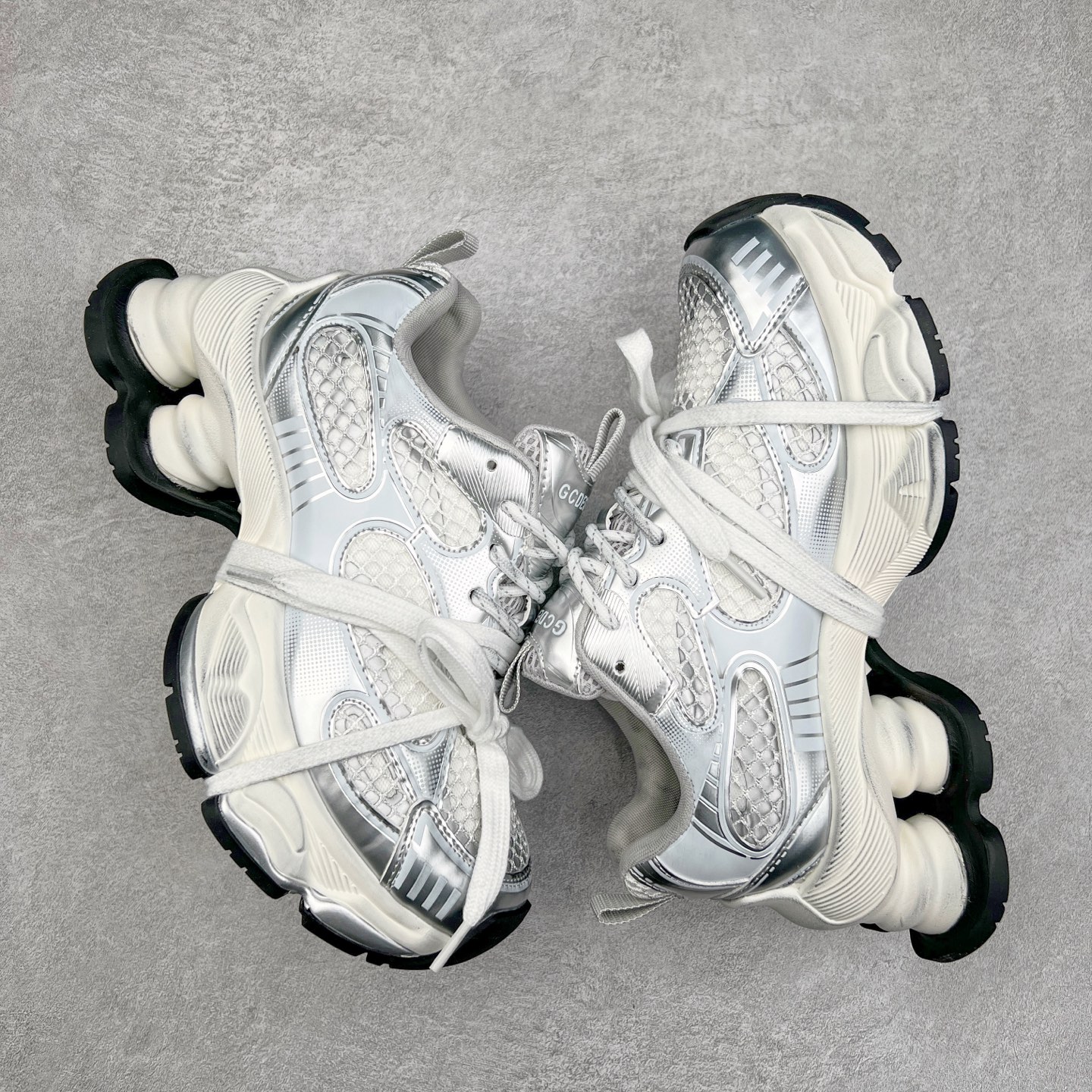 图片[3]-GG-CC Chunky Low 休闲运动老爹鞋 #广东大厂出品 完美细节 25ss早春新款 大长腿 时髦look轻松定格 不费力展现率性氛围 酷帅机能风不规则设计大底 GGcc杏银红色拼色造型设计 轻便舒适百搭 不管怎么搭都敲好看~尺码：35 36 37 38 39 40-选品中心