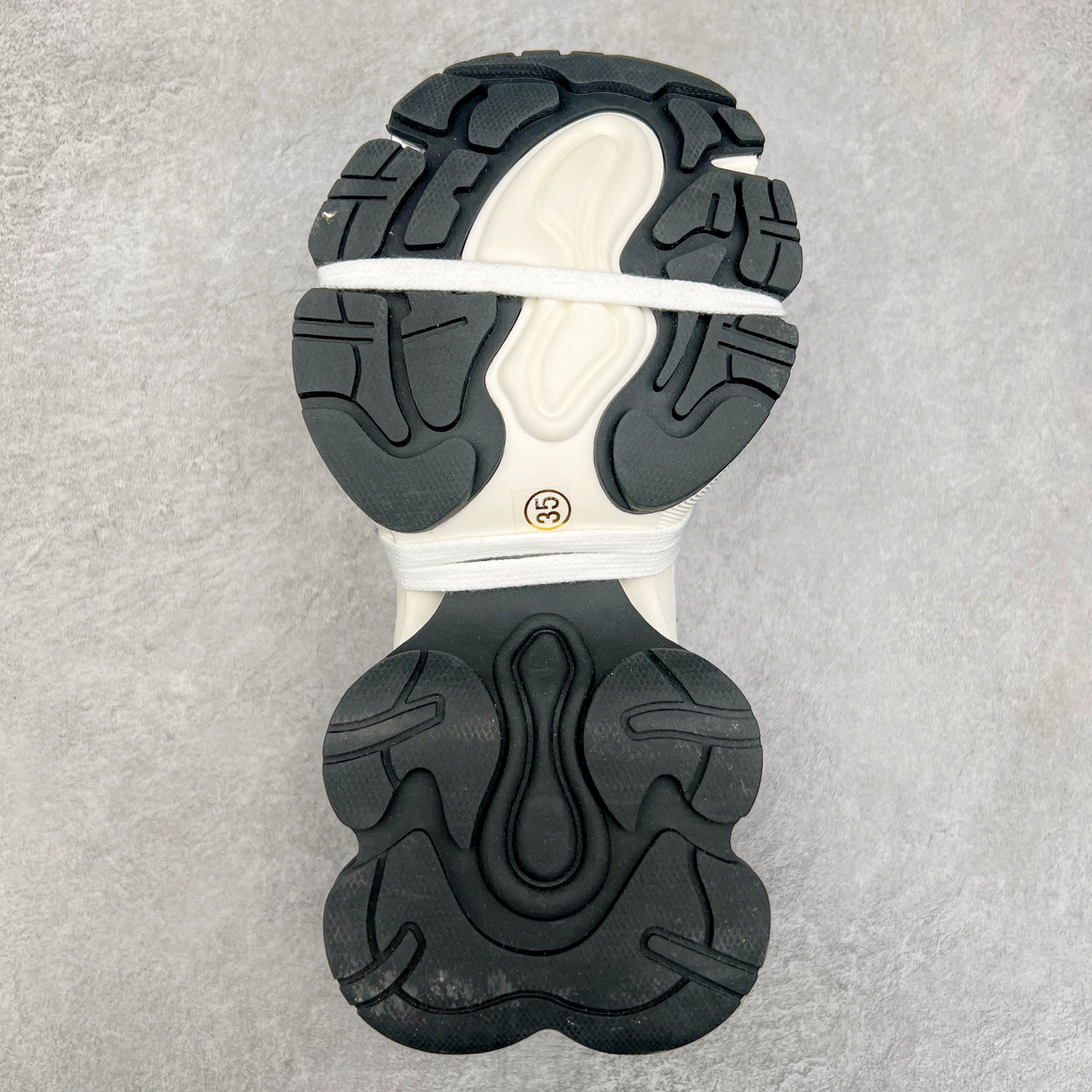 图片[9]-GG-CC Chunky Low 休闲运动老爹鞋 #广东大厂出品 完美细节 25ss早春新款 大长腿 时髦look轻松定格 不费力展现率性氛围 酷帅机能风不规则设计大底 GGcc杏银红色拼色造型设计 轻便舒适百搭 不管怎么搭都敲好看~尺码：35 36 37 38 39 40-选品中心