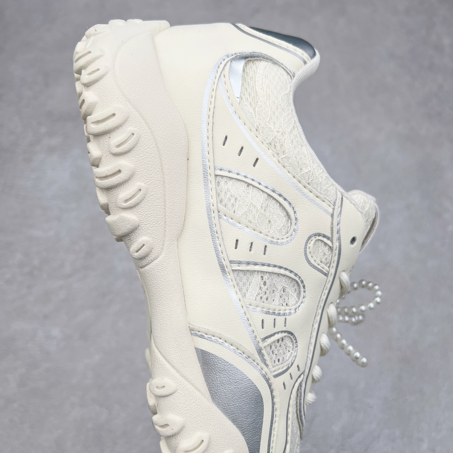 图片[6]-GG-CC Chunky Low 休闲运动老爹鞋 #广东大厂出品 完美细节 25ss早春新款 大长腿 时髦look轻松定格 不费力展现率性氛围 酷帅机能风不规则设计大底 GGcc杏银红色拼色造型设计 轻便舒适百搭 不管怎么搭都敲好看~尺码：35 36 37 38 39 40-选品中心