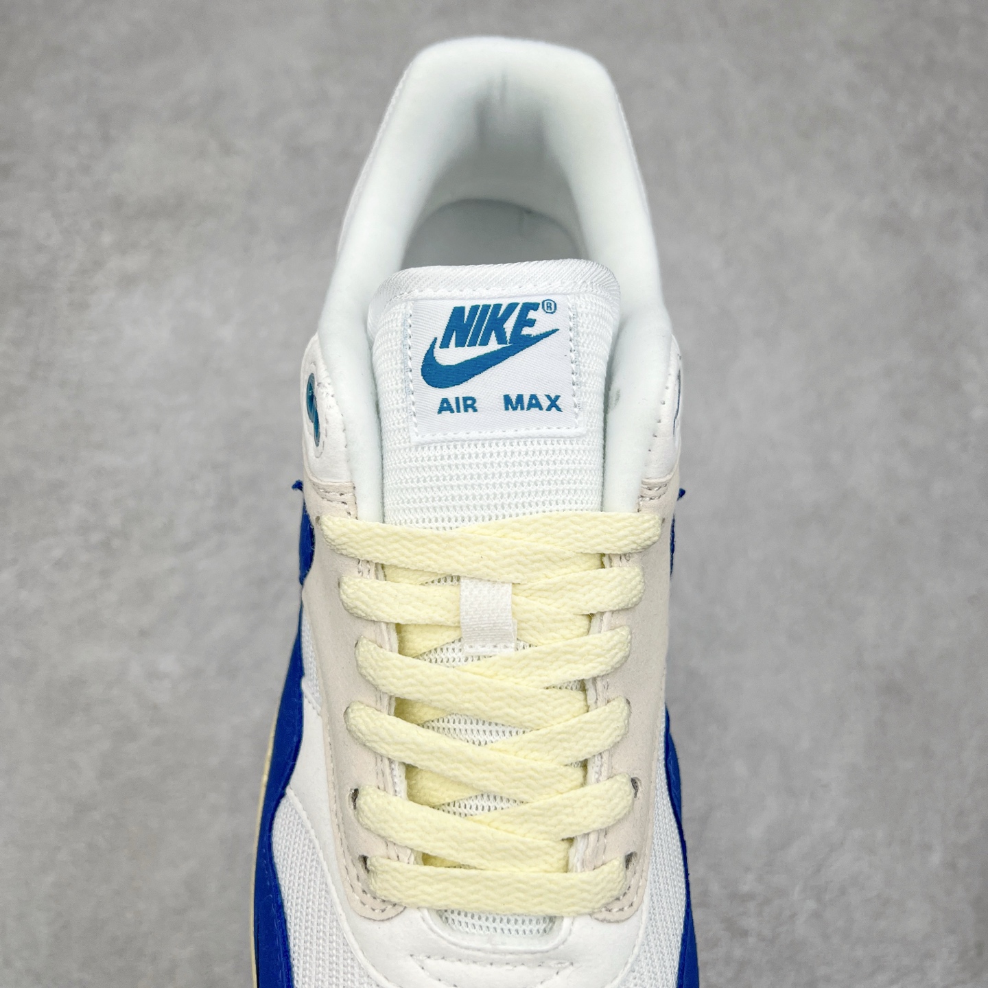 图片[5]-＃超级福利 NK Air Max 1 初代复古气垫慢跑鞋 FQ8048-133 由Tinker Hatfeld和Mark Parker在1987年设计 灵感来自于巴黎蓬皮杜中心 在参观了蓬皮杜中心之后提出了Air Max的标志性开窗可视气垫的理念 并将其实际开发成功 是NK史上第一双可视气垫跑鞋 凭借着Air Max气垫带来的舒适脚感和鞋面面料上的不断精进才使得Air Max 1在现如今都是复古慢跑鞋的首选 深厚的历史渊源 独特的流线形设计 极为复古的外观使得它深受鞋迷的喜爱 尺码：36 36.5 37.5 38 38.5 39 40 40.5 41 42 42.5 43 44 44.5 45 46 47.5-选品中心