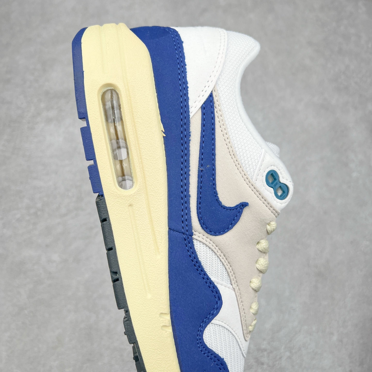 图片[6]-＃超级福利 NK Air Max 1 初代复古气垫慢跑鞋 FQ8048-133 由Tinker Hatfeld和Mark Parker在1987年设计 灵感来自于巴黎蓬皮杜中心 在参观了蓬皮杜中心之后提出了Air Max的标志性开窗可视气垫的理念 并将其实际开发成功 是NK史上第一双可视气垫跑鞋 凭借着Air Max气垫带来的舒适脚感和鞋面面料上的不断精进才使得Air Max 1在现如今都是复古慢跑鞋的首选 深厚的历史渊源 独特的流线形设计 极为复古的外观使得它深受鞋迷的喜爱 尺码：36 36.5 37.5 38 38.5 39 40 40.5 41 42 42.5 43 44 44.5 45 46 47.5-选品中心