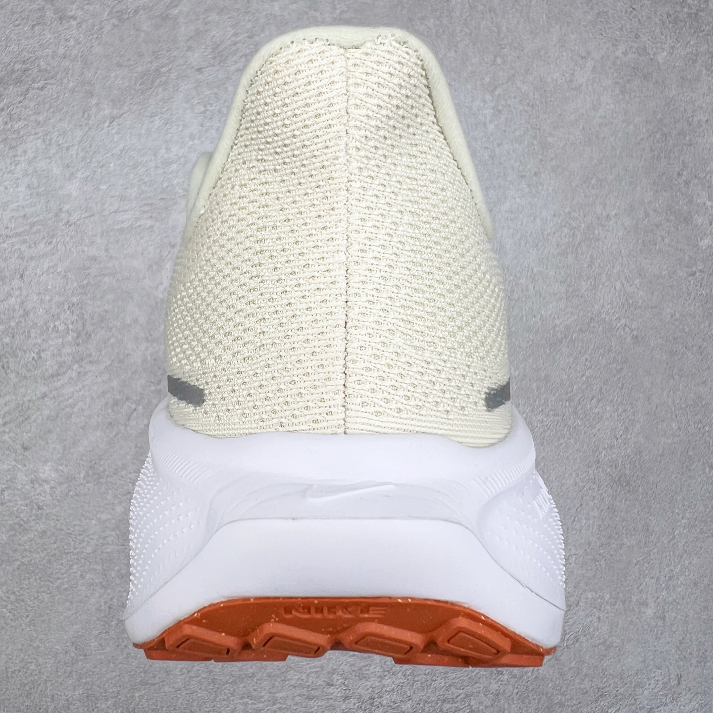 图片[8]-＃特价福利 NK Zoom Pegasus 飞马41代马拉松系列网面透气缓震疾速跑鞋 拥有 Zoom Air 一如既往的稳定感和流畅感 鞋面采用工程网眼设计 为特定高热区域营造出色透气性 进一步增加鞋面的穿孔数量 让足部能够快速散热 中足搭配 Flywire 飞线 在高速运动时营造舒适稳定的贴合感 内置Zoon气垫加持 动力十足 尺码：36 36.5 37.5 38 38.5 39 40 40.5 41 42 42.5 43 44 44.5 45-选品中心