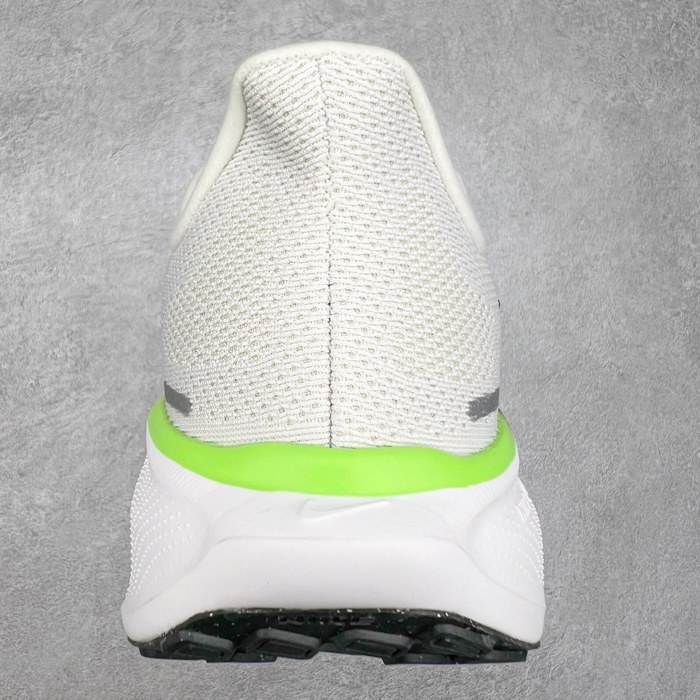 图片[8]-＃特价福利 NK Zoom Pegasus 飞马41代马拉松系列网面透气缓震疾速跑鞋 拥有 Zoom Air 一如既往的稳定感和流畅感 鞋面采用工程网眼设计 为特定高热区域营造出色透气性 进一步增加鞋面的穿孔数量 让足部能够快速散热 中足搭配 Flywire 飞线 在高速运动时营造舒适稳定的贴合感 内置Zoon气垫加持 动力十足 尺码：36 36.5 37.5 38 38.5 39 40 40.5 41 42 42.5 43 44 44.5 45-选品中心