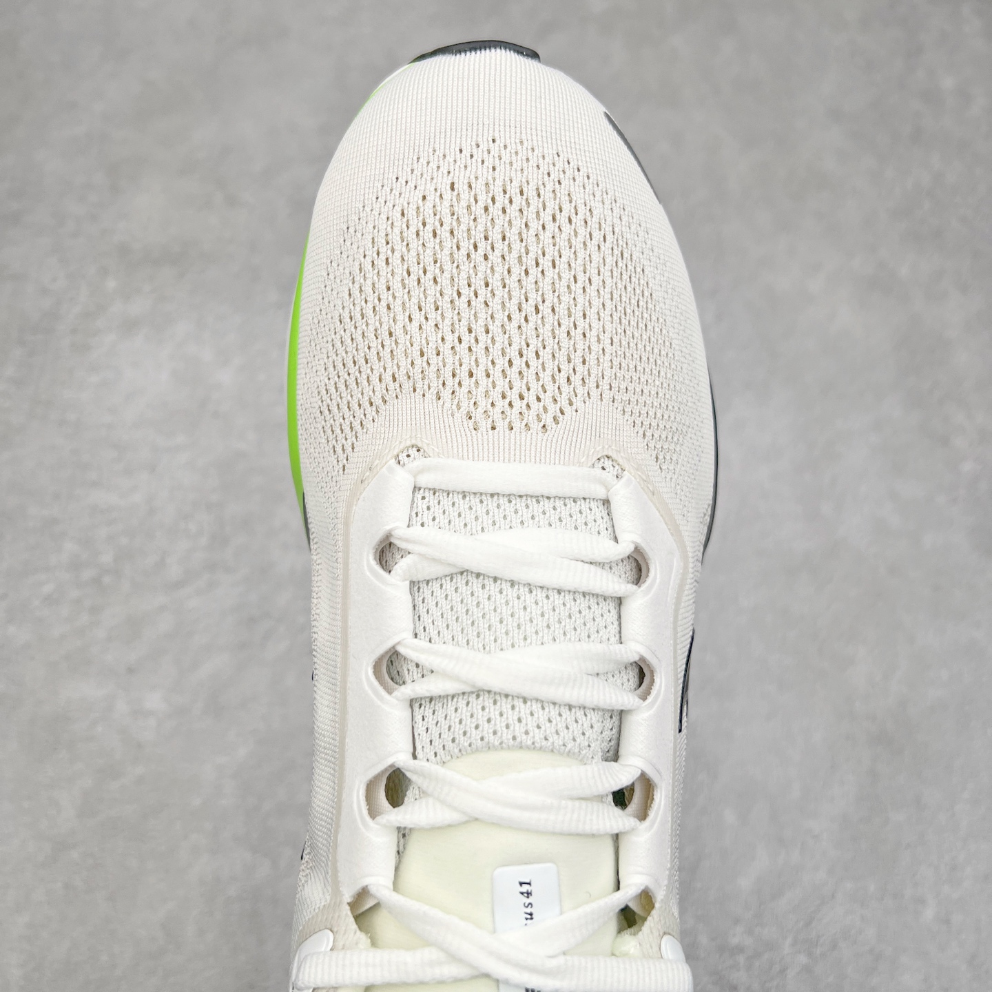 图片[4]-＃特价福利 NK Zoom Pegasus 飞马41代马拉松系列网面透气缓震疾速跑鞋 拥有 Zoom Air 一如既往的稳定感和流畅感 鞋面采用工程网眼设计 为特定高热区域营造出色透气性 进一步增加鞋面的穿孔数量 让足部能够快速散热 中足搭配 Flywire 飞线 在高速运动时营造舒适稳定的贴合感 内置Zoon气垫加持 动力十足 尺码：36 36.5 37.5 38 38.5 39 40 40.5 41 42 42.5 43 44 44.5 45-选品中心