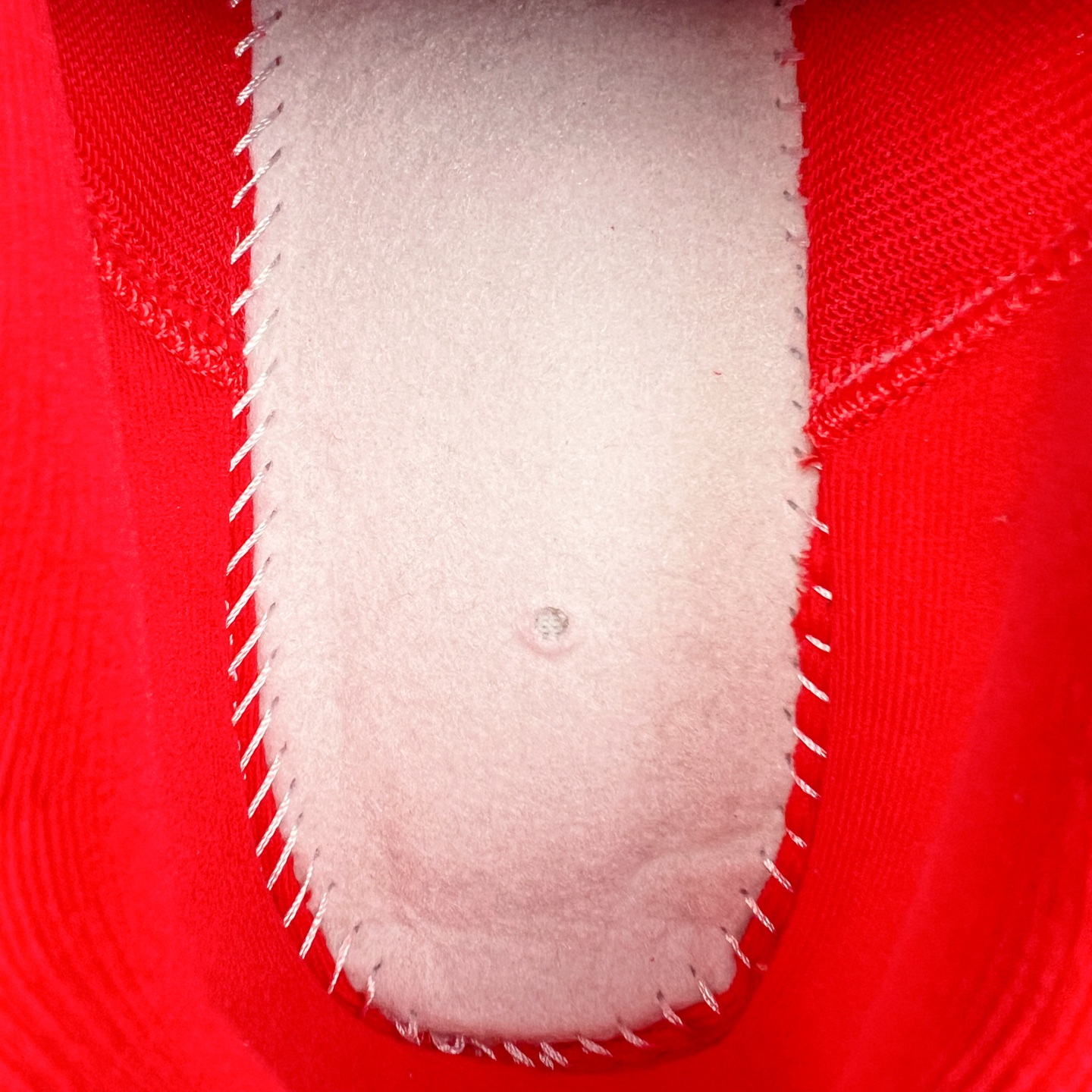 图片[9]-＃特价福利 NK Zoom Pegasus 飞马41代马拉松系列网面透气缓震疾速跑鞋 拥有 Zoom Air 一如既往的稳定感和流畅感 鞋面采用工程网眼设计 为特定高热区域营造出色透气性 进一步增加鞋面的穿孔数量 让足部能够快速散热 中足搭配 Flywire 飞线 在高速运动时营造舒适稳定的贴合感 内置Zoon气垫加持 动力十足 尺码：36 36.5 37.5 38 38.5 39 40 40.5 41 42 42.5 43 44 44.5 45-选品中心