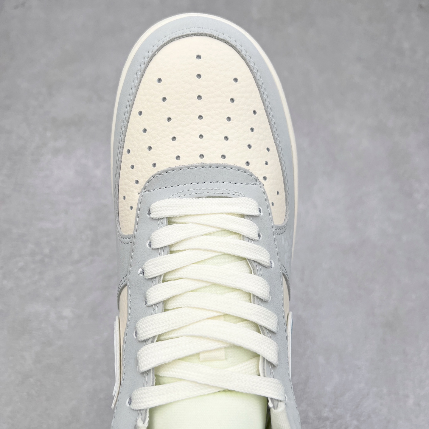 图片[4]-NK Air Force 1´07 Low 空军一号低帮百搭休闲运动板鞋 DF0188-047 柔软、弹性十足的缓震性能和出色的中底设计 横跨复古与现代的外型结合 造就出风靡全球 三十多年的Force 1 直到今天还深受青睐 实拍调校N版已经零色差零失真 百分百还原实物色彩所见即所得 不存在货不对板色差等低级问题 选购参考实物拍摄 不混卖不参货 只用心做好货严格选品 承诺混一赔十 尺码：36 36.5 37.5 38 38.5 39 40 40.5 41 42 42.5 43 44 44.5 45-选品中心