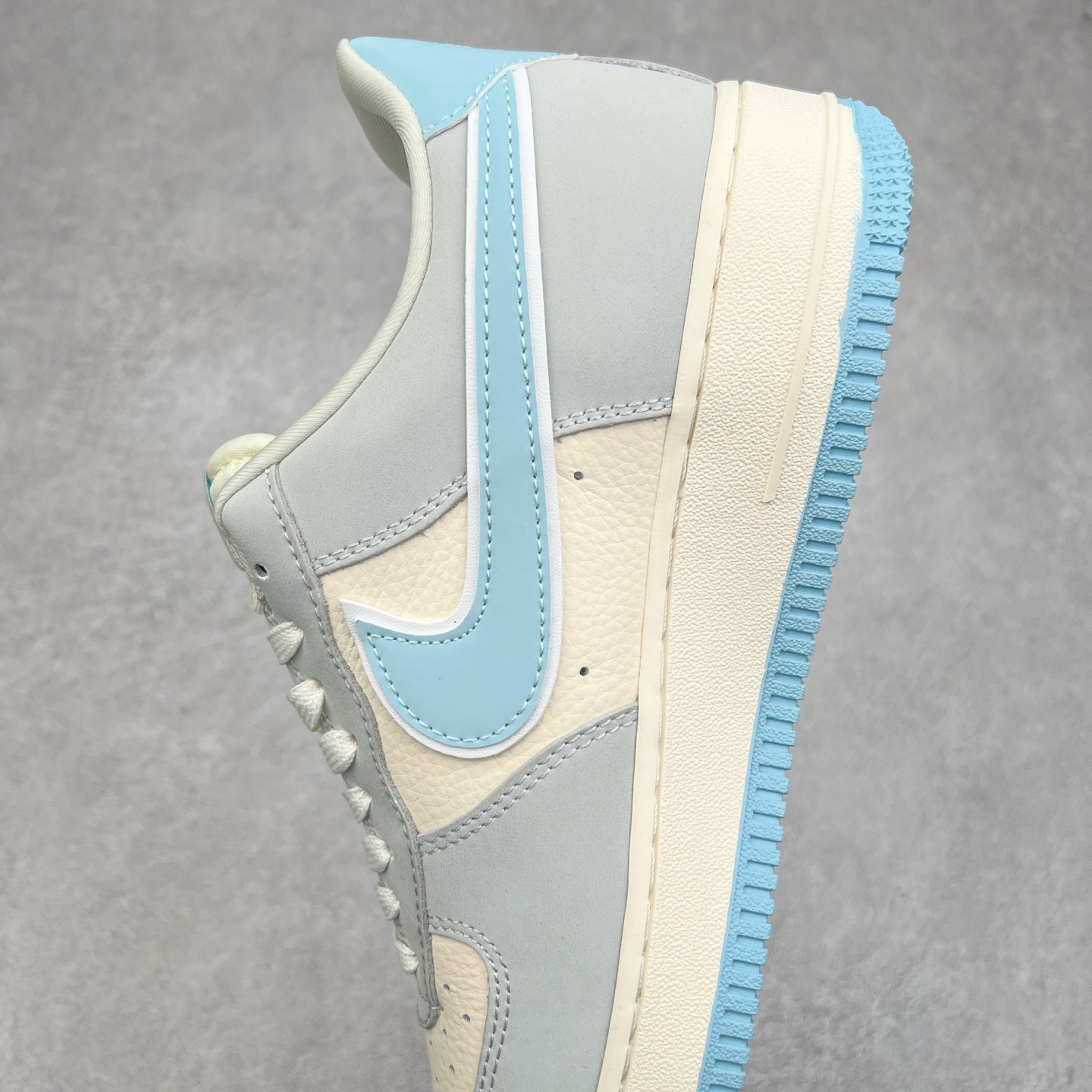 图片[7]-NK Air Force 1´07 Low 空军一号低帮百搭休闲运动板鞋 DF0188-047 柔软、弹性十足的缓震性能和出色的中底设计 横跨复古与现代的外型结合 造就出风靡全球 三十多年的Force 1 直到今天还深受青睐 实拍调校N版已经零色差零失真 百分百还原实物色彩所见即所得 不存在货不对板色差等低级问题 选购参考实物拍摄 不混卖不参货 只用心做好货严格选品 承诺混一赔十 尺码：36 36.5 37.5 38 38.5 39 40 40.5 41 42 42.5 43 44 44.5 45-选品中心