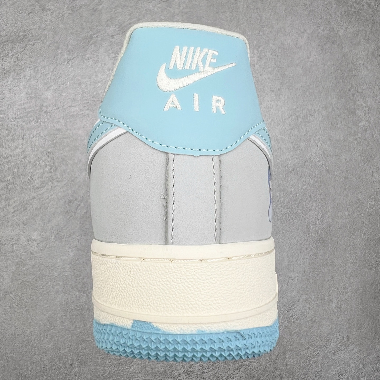 图片[8]-NK Air Force 1´07 Low 空军一号低帮百搭休闲运动板鞋 DF0188-047 柔软、弹性十足的缓震性能和出色的中底设计 横跨复古与现代的外型结合 造就出风靡全球 三十多年的Force 1 直到今天还深受青睐 实拍调校N版已经零色差零失真 百分百还原实物色彩所见即所得 不存在货不对板色差等低级问题 选购参考实物拍摄 不混卖不参货 只用心做好货严格选品 承诺混一赔十 尺码：36 36.5 37.5 38 38.5 39 40 40.5 41 42 42.5 43 44 44.5 45-选品中心