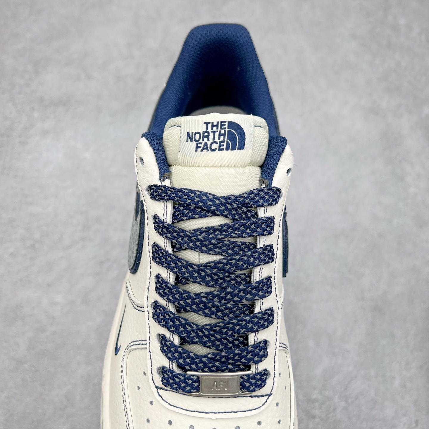 图片[5]-NK Air Force 1´07 Low 空军一号低帮百搭休闲运动板鞋 HH7518-051 柔软、弹性十足的缓震性能和出色的中底设计 横跨复古与现代的外型结合 造就出风靡全球 三十多年的Force 1 直到今天还深受青睐 实拍调校N版已经零色差零失真 百分百还原实物色彩所见即所得 不存在货不对板色差等低级问题 选购参考实物拍摄 不混卖不参货 只用心做好货严格选品 承诺混一赔十 尺码：36 36.5 37.5 38 38.5 39 40 40.5 41 42 42.5 43 44 44.5 45-选品中心