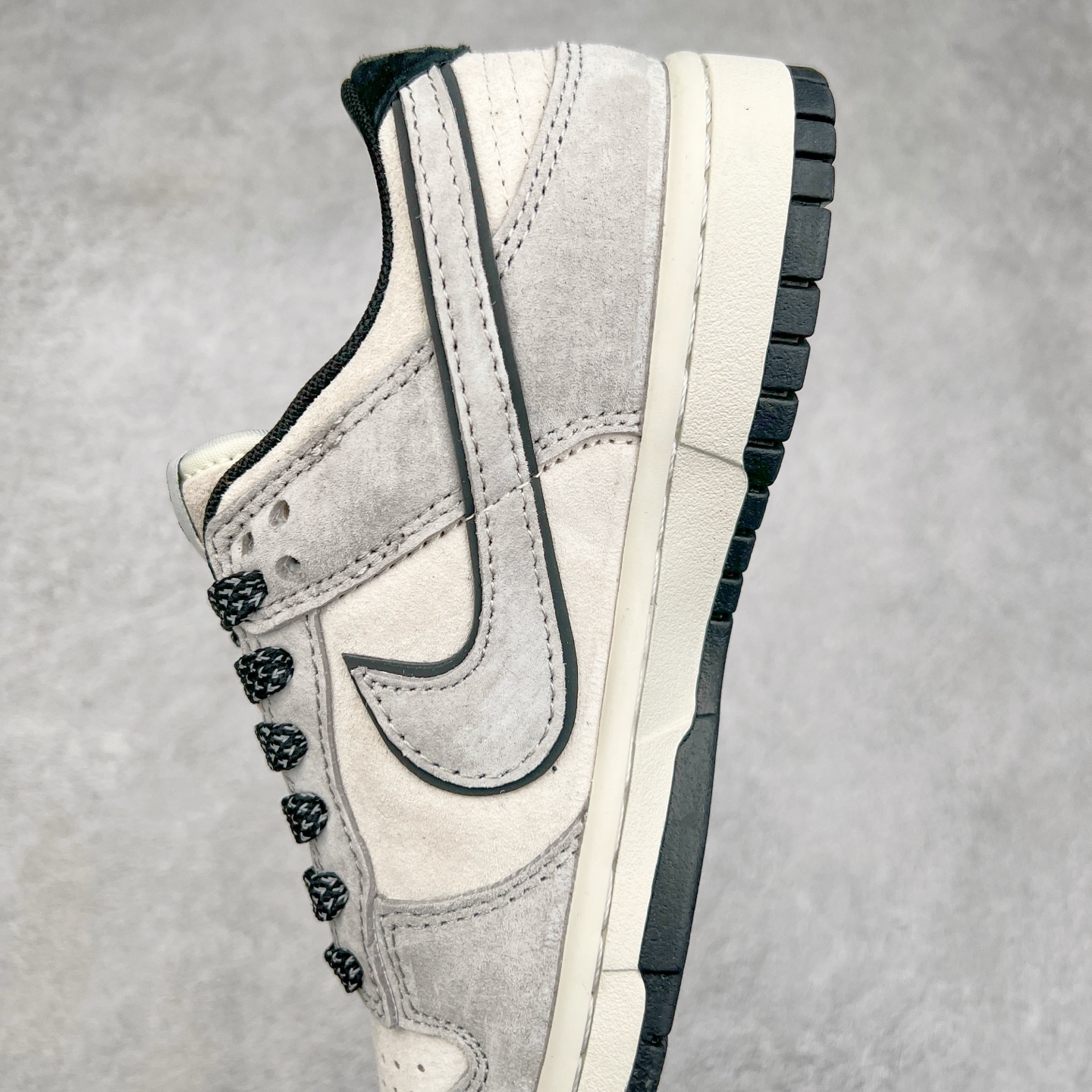 图片[7]-NK Dunk Low 定制配色 DQ1098-521 大厂出品 极力推荐 原装头层材料 独家版型蒸餾加工帶來的是更好的视觉和脚感体验大厂纯原品质出货 清洁度 电绣工艺 皮料切割干净无任何毛边 细节完美 实拍调校N版已经零色差零失真 百分百还原实物色彩所见即所得 不存在货不对板色差等低级问题 选购参考实物拍摄 不混卖不参货 只用心做好货严格选品 承诺混一赔十 尺码：36 36.5 37.5 38 38.5 39 40 40.5 41 42 42.5 43 44 44.5 45-选品中心