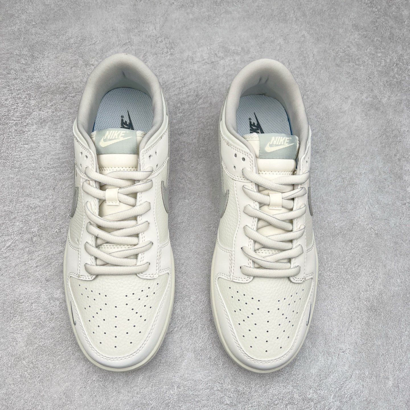 图片[2]-NK Dunk Low 定制配色 SC9207-401 大厂出品 极力推荐 原装头层材料 独家版型蒸餾加工帶來的是更好的视觉和脚感体验大厂纯原品质出货 清洁度 电绣工艺 皮料切割干净无任何毛边 细节完美 实拍调校N版已经零色差零失真 百分百还原实物色彩所见即所得 不存在货不对板色差等低级问题 选购参考实物拍摄 不混卖不参货 只用心做好货严格选品 承诺混一赔十 尺码：36 36.5 37.5 38 38.5 39 40 40.5 41 42 42.5 43 44 44.5 45-选品中心