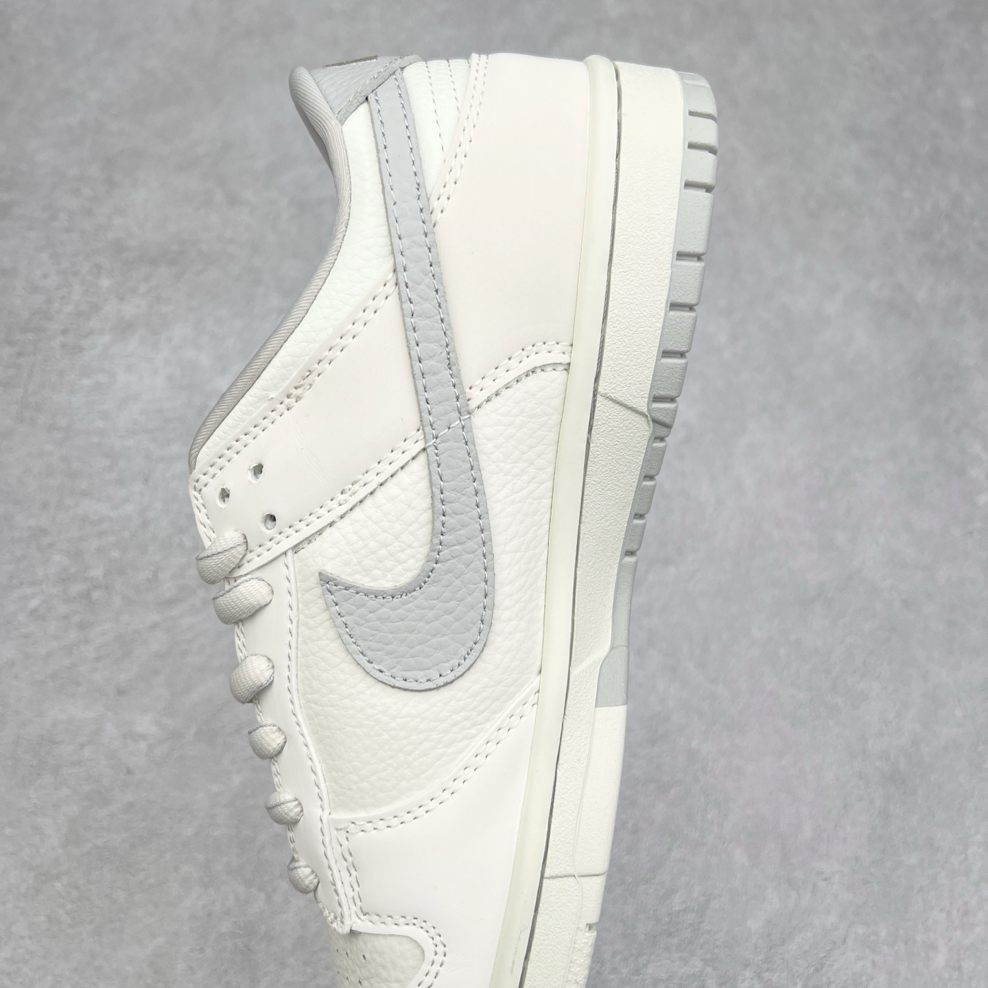 图片[7]-NK Dunk Low 定制配色 SC9207-401 大厂出品 极力推荐 原装头层材料 独家版型蒸餾加工帶來的是更好的视觉和脚感体验大厂纯原品质出货 清洁度 电绣工艺 皮料切割干净无任何毛边 细节完美 实拍调校N版已经零色差零失真 百分百还原实物色彩所见即所得 不存在货不对板色差等低级问题 选购参考实物拍摄 不混卖不参货 只用心做好货严格选品 承诺混一赔十 尺码：36 36.5 37.5 38 38.5 39 40 40.5 41 42 42.5 43 44 44.5 45-选品中心