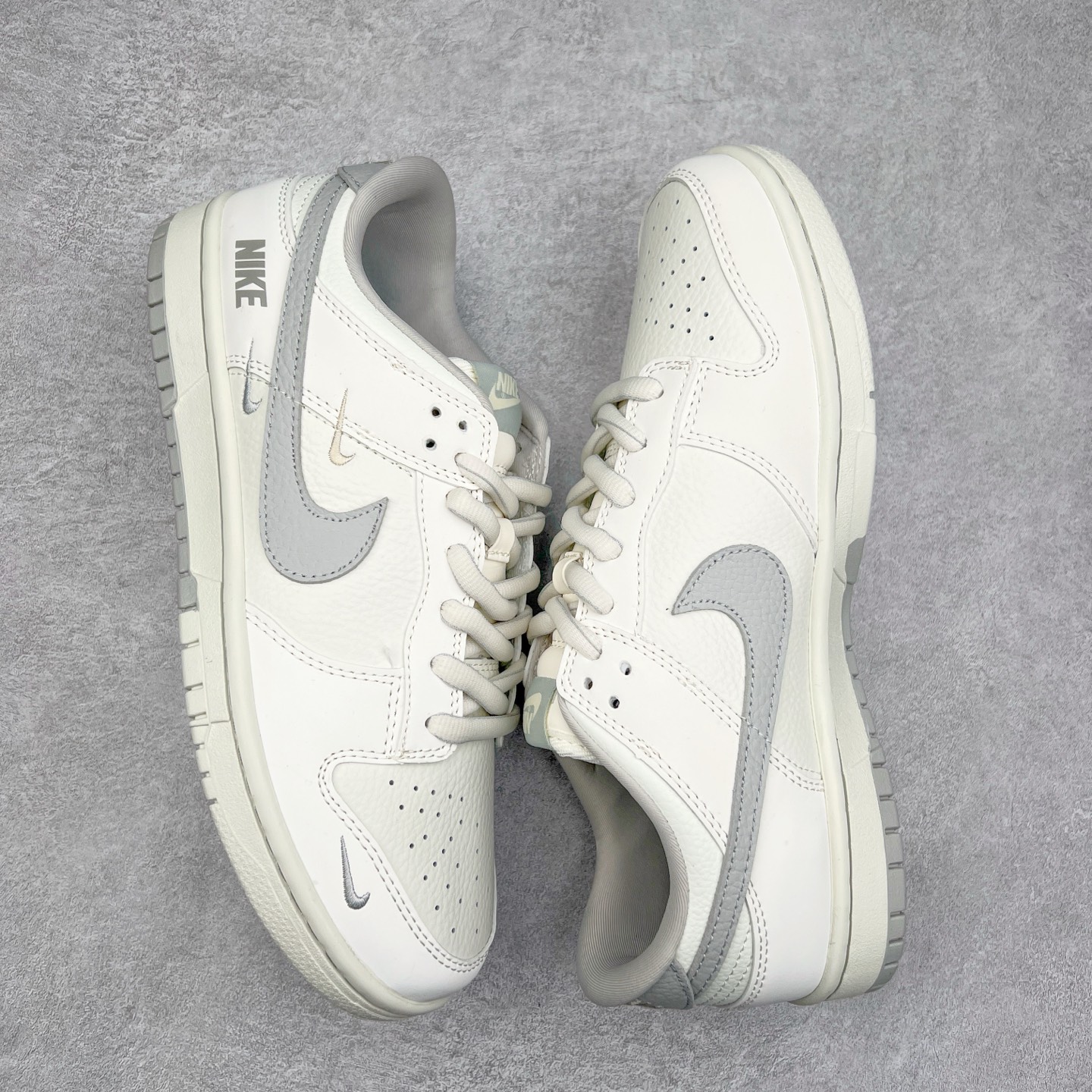 图片[3]-NK Dunk Low 定制配色 SC9207-401 大厂出品 极力推荐 原装头层材料 独家版型蒸餾加工帶來的是更好的视觉和脚感体验大厂纯原品质出货 清洁度 电绣工艺 皮料切割干净无任何毛边 细节完美 实拍调校N版已经零色差零失真 百分百还原实物色彩所见即所得 不存在货不对板色差等低级问题 选购参考实物拍摄 不混卖不参货 只用心做好货严格选品 承诺混一赔十 尺码：36 36.5 37.5 38 38.5 39 40 40.5 41 42 42.5 43 44 44.5 45-选品中心