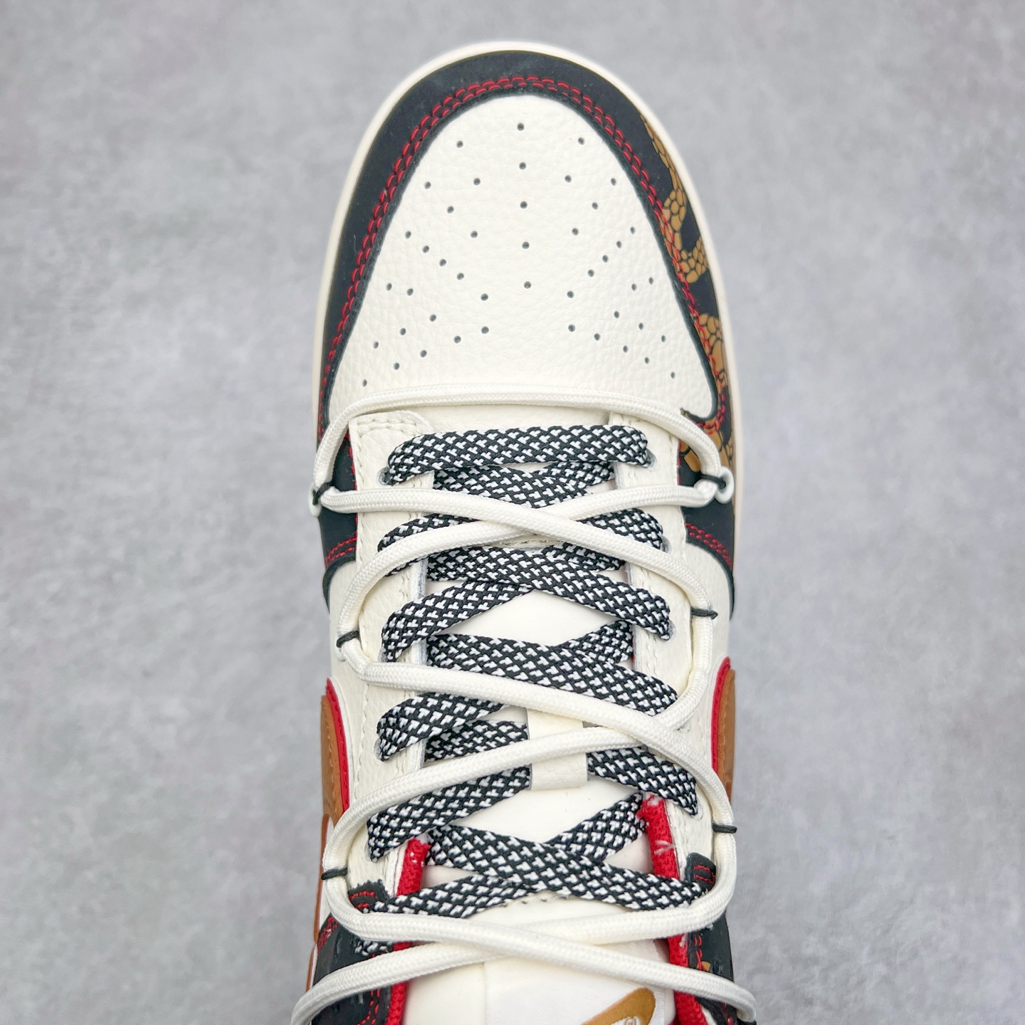 图片[4]-NK Dunk Low 定制配色 SJ2068-312 大厂出品 极力推荐 原装头层材料 独家版型蒸餾加工帶來的是更好的视觉和脚感体验大厂纯原品质出货 清洁度 电绣工艺 皮料切割干净无任何毛边 细节完美 实拍调校N版已经零色差零失真 百分百还原实物色彩所见即所得 不存在货不对板色差等低级问题 选购参考实物拍摄 不混卖不参货 只用心做好货严格选品 承诺混一赔十 尺码：36 36.5 37.5 38 38.5 39 40 40.5 41 42 42.5 43 44 44.5 45-选品中心