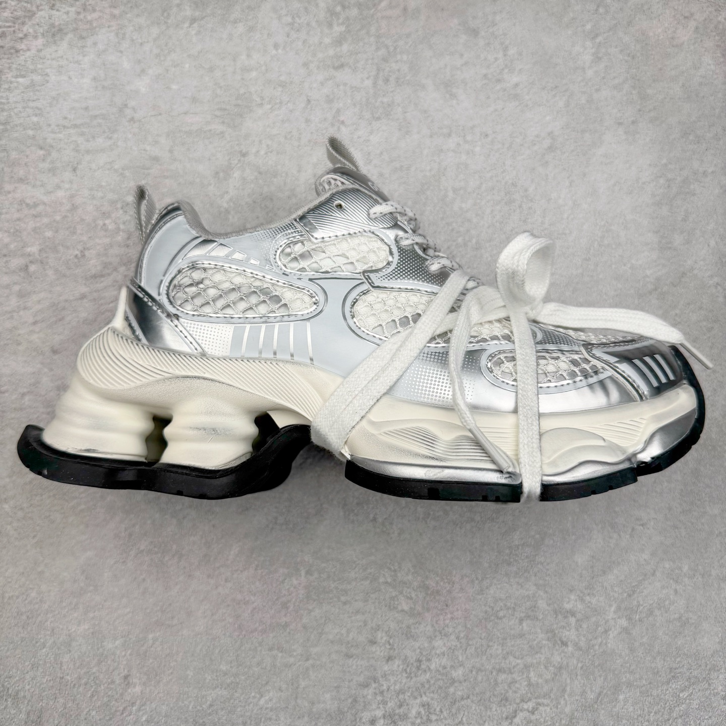 GG-CC Chunky Low 休闲运动老爹鞋 #广东大厂出品 完美细节 25ss早春新款 大长腿 时髦look轻松定格 不费力展现率性氛围 酷帅机能风不规则设计大底 GGcc杏银红色拼色造型设计 轻便舒适百搭 不管怎么搭都敲好看~尺码:35 36 37 38 39 40-选品中心