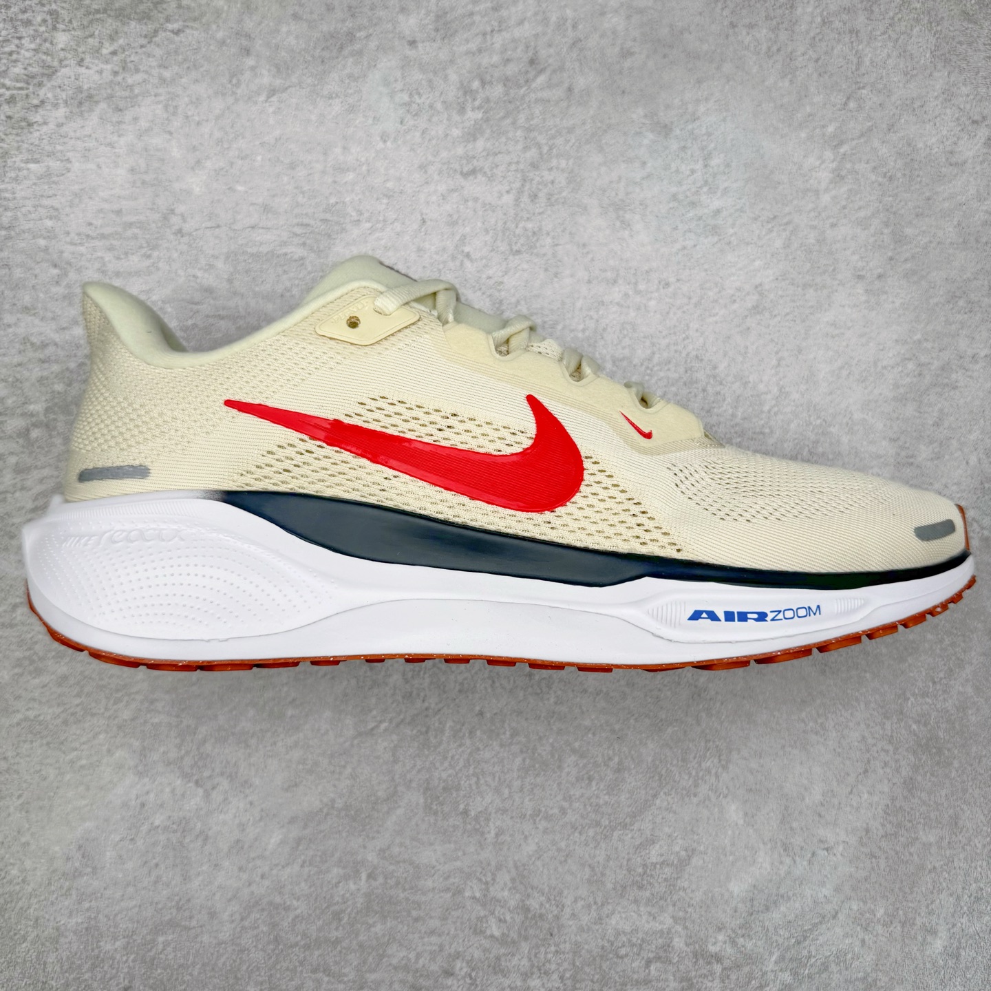 图片[5]-＃特价福利 NK Zoom Pegasus 飞马41代马拉松系列网面透气缓震疾速跑鞋 拥有 Zoom Air 一如既往的稳定感和流畅感 鞋面采用工程网眼设计 为特定高热区域营造出色透气性 进一步增加鞋面的穿孔数量 让足部能够快速散热 中足搭配 Flywire 飞线 在高速运动时营造舒适稳定的贴合感 内置Zoon气垫加持 动力十足 尺码：36 36.5 37.5 38 38.5 39 40 40.5 41 42 42.5 43 44 44.5 45-选品中心