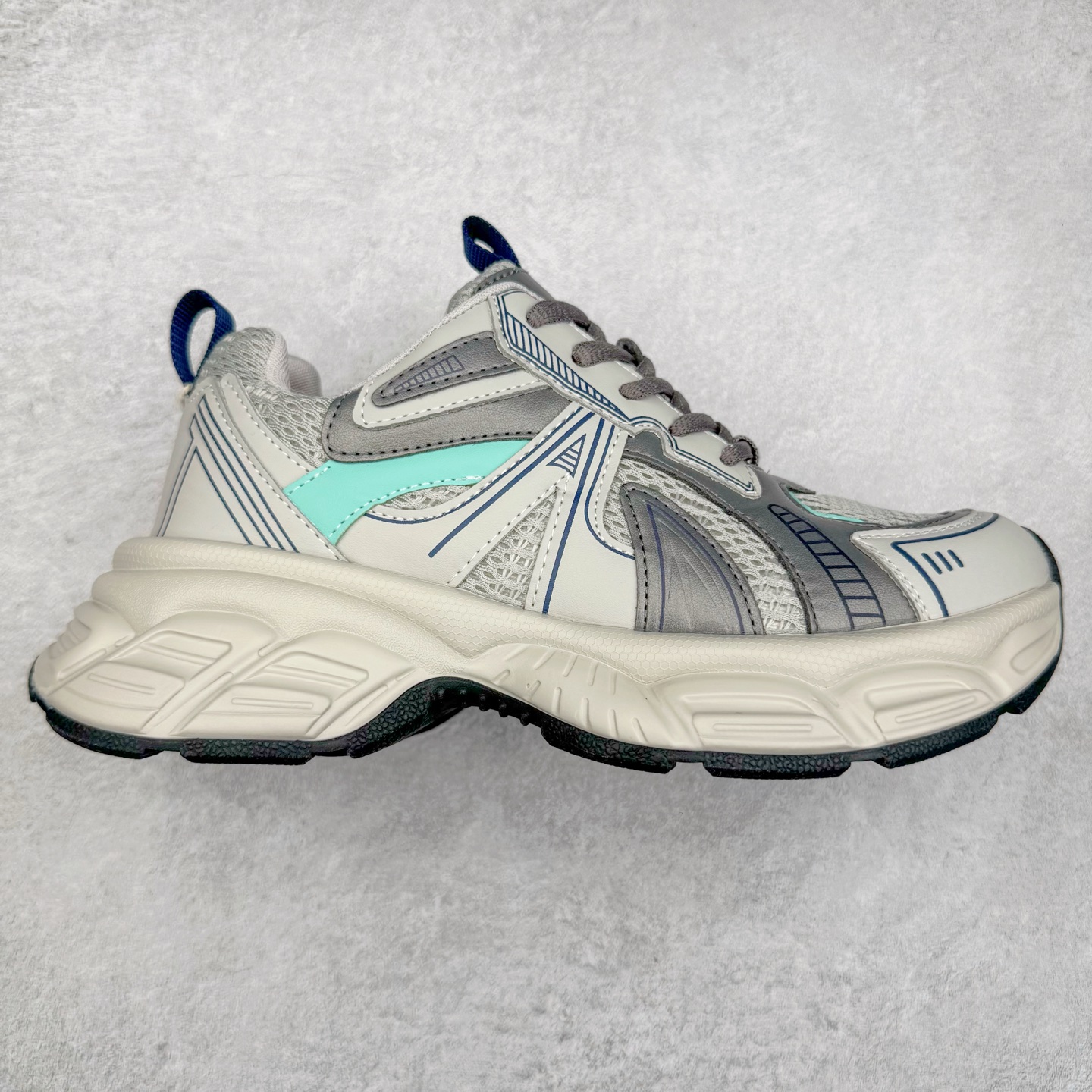 GG-CC Chunky Low 休闲运动老爹鞋 #广东大厂出品 完美细节 25ss早春新款 大长腿 时髦look轻松定格 不费力展现率性氛围 酷帅机能风不规则设计大底 GGcc杏银红色拼色造型设计 轻便舒适百搭 不管怎么搭都敲好看~尺码：35 36 37 38 39 40-选品中心