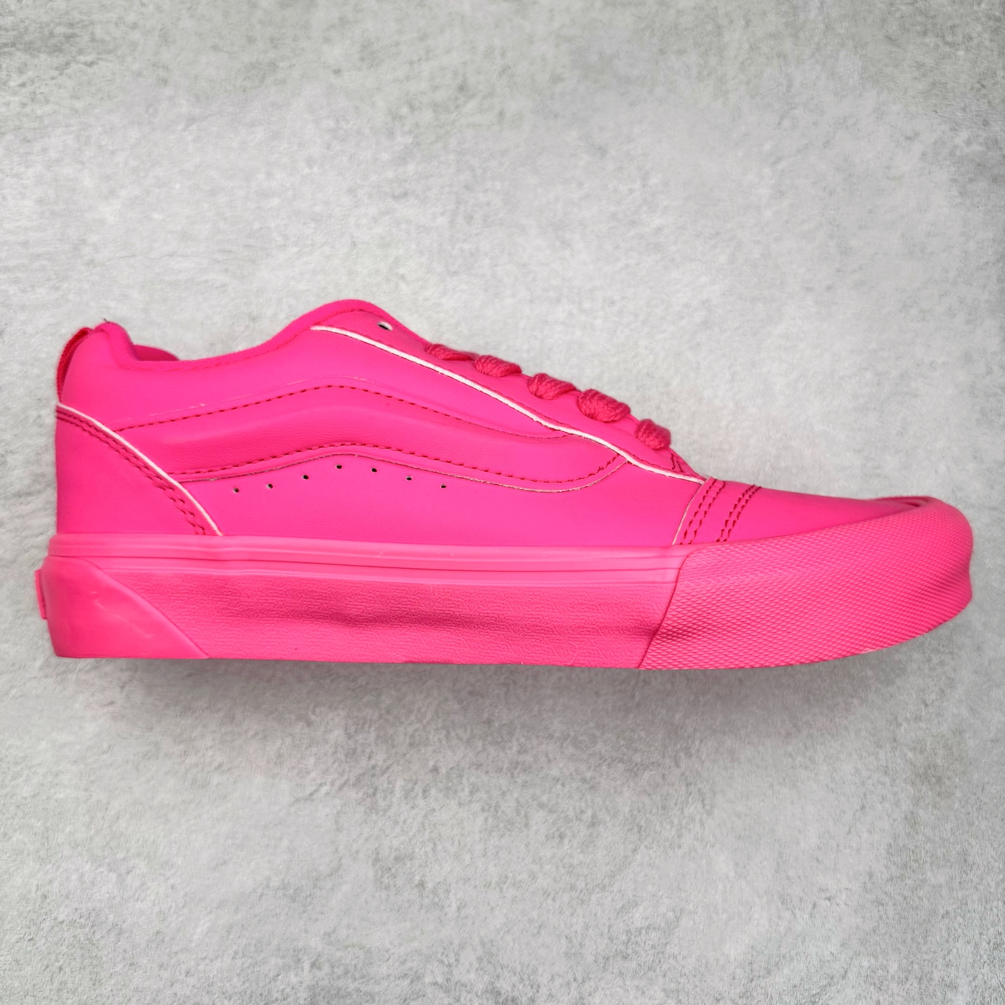 Vans Knu Skool 全皮火龙果 范斯官方 复古休闲胖胖面包鞋 肥胖版大LOGO全皮面料 尺码:35 36 36.5 37 38 38.5 39 40 40.5 41 42 42.5 43 44 45 工艺:硫化1:1(重量1:1、真标、原钢印、材质标、鞋型标、合格证)-选品中心