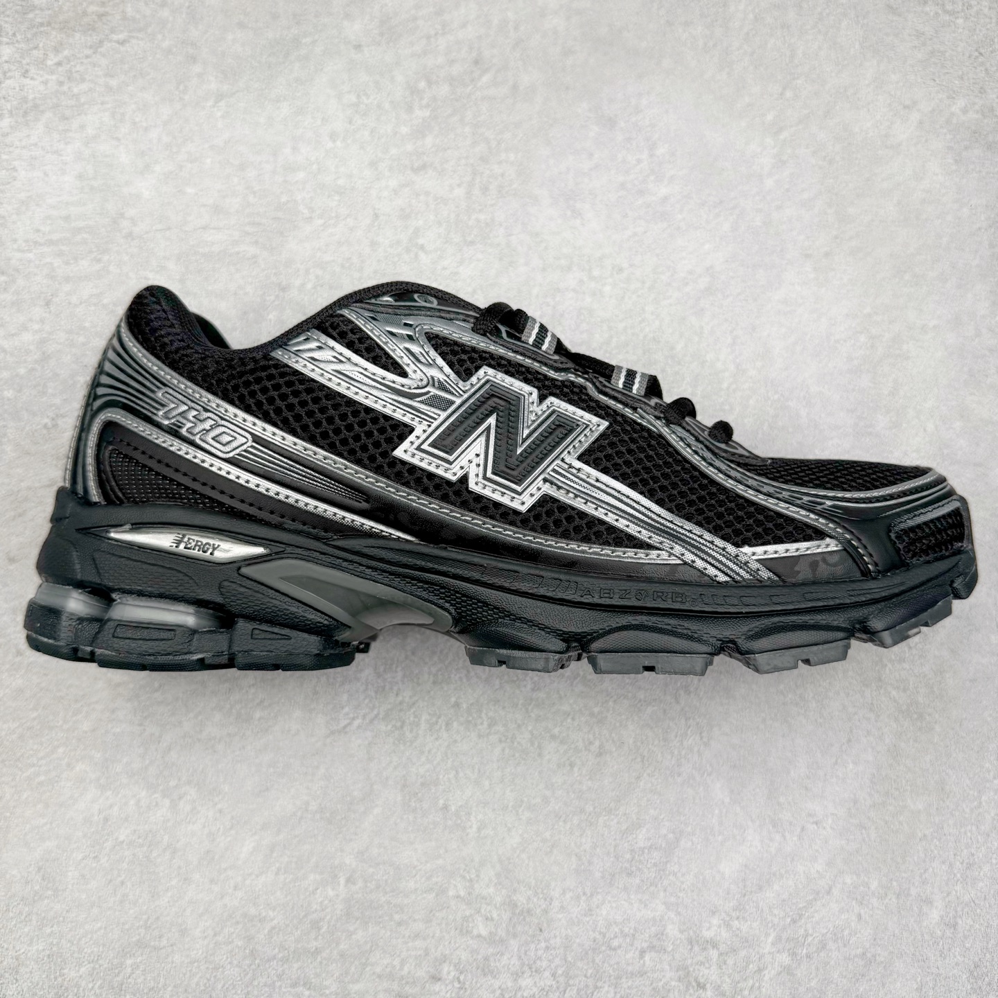 图片[7]-New Balance MR740 NB新百伦系列复古老爹风休闲运动慢跑鞋 采用轻质牛剖革拼接透气网眼衬垫织物鞋面材质 T-Beam大底提供足步弓支撑 保持步态稳定#后跟搭载外露缓震胶 鞋身整体以各种深浅不一的灰色覆盖 鞋头以淡蓝色调装饰，网眼衬垫通过不规律的色块实现做旧的美感 泛黄的鞋底更是进一步增添了复古气息 尺码：36 37 37.5 38 38.5 39.5 40 40.5 41.5 42 42.5 43 44 44.5 45-选品中心