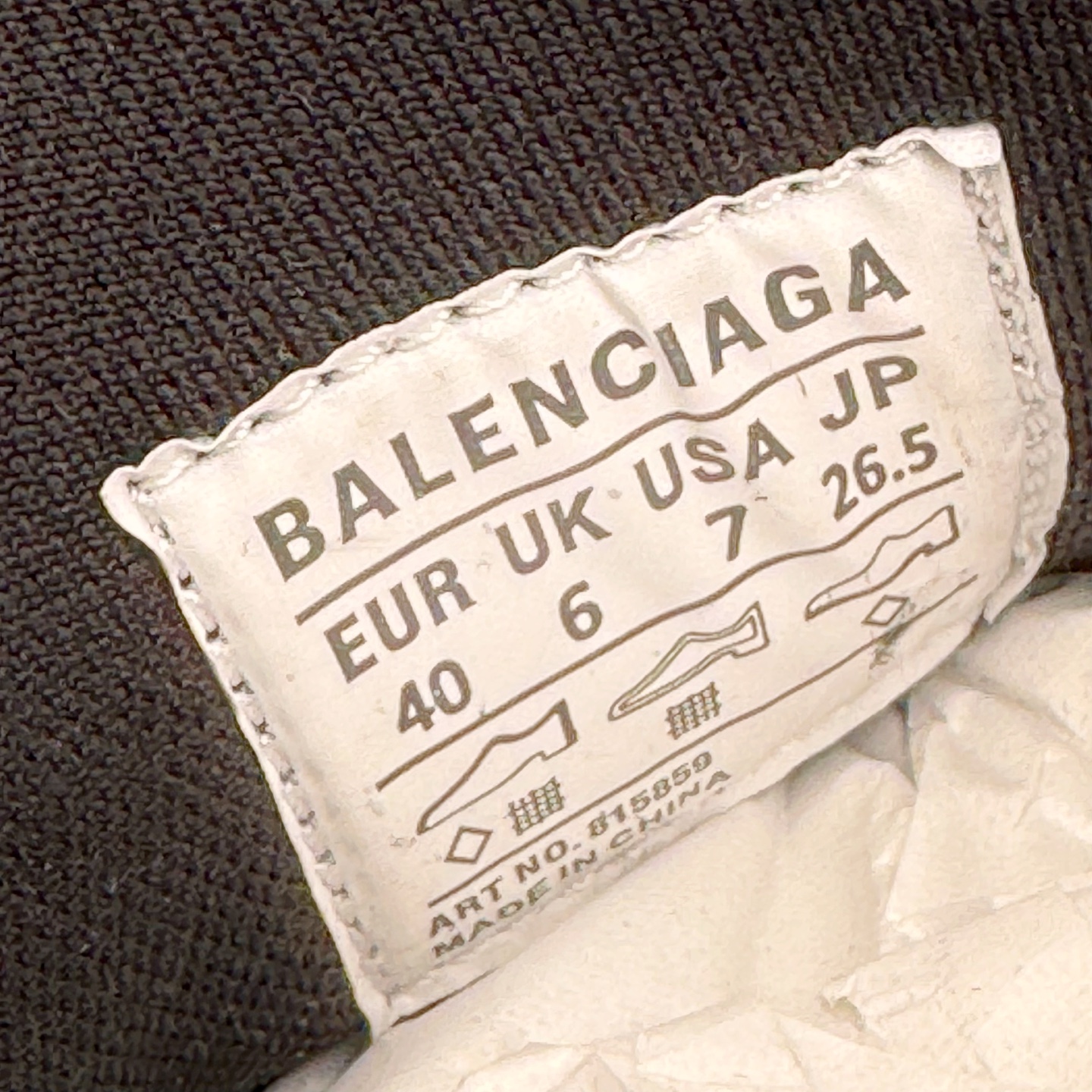 图片[11]-＃XA BALENCIAGA 10XL Sneakers 巴黎世家十二代网布系带低帮走秀复古老爹鞋 全套原纸板楦头开发 最原汁原味的灵魂版型 全鞋荧光划线卡点 胶水把控整洁度追求极致完美 每一双都是工艺品 多重QC质检 超越公司货的品控标准 实实在在的免检产品 原盒原配 正确字体电绣 粗细、位置、大小正确 侧边TPU 透气孔匹配意产原版 正确分离大底 TPU软底 原版一致大底LOGO 立体感十足 原厂皮料水洗做旧 采购原厂网纱 不含皮革 网布材料和聚氨酯 磨损效果 展现品牌对于新潮事物的热情 这款鞋子拥有巨大尺寸和醒目设计 符合当下”老爹鞋”的趋势 鞋子采用银灰配色 营造出低调而不失华丽的效果 10XL的尺码使它成为市场中最显眼的存在 适合追求个性化的人群 Balenciaga始终站在时尚前沿 此次发布的产品再次体现了他们的创新能力 尺码：35 36 37 38 39 40 41 42 43 44 45 46-选品中心