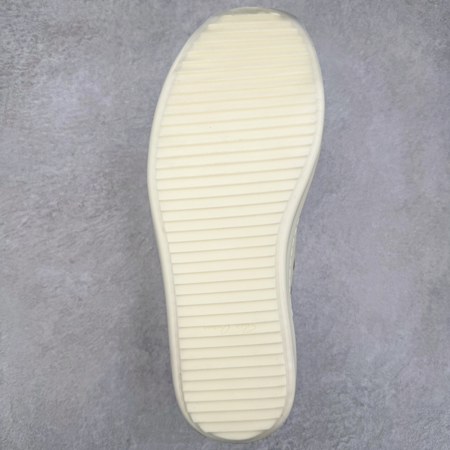 图片[9]-＃DG纯原 Rick Owens Drkshdw 瑞克·欧文斯低帮皮面时尚运动板鞋 奶白 二级市场已经7K以上 平台客户随意卖四位数 RO广东原厂出品 纯原天花板 原版一比一复刻 冲正绝不翻车 还原度达到百分之98以上 原楦开发纸版版型 ZP拆解原版1：1复模裁片纸版 力求做到0错位 这样才能达到和zp一致的鞋型味道 采用进口cnc数控机床开发对版独家tpu奶香大底 区别于市场所有版本 zp同源全头层粒面小牛皮 达到和zp一致手感 原厂进口细纹布 万邦订购原厂高弹粉红色海绵 内里搭配软质细腻羊皮 TPU高密度大底 软硬度透光度高已经测试和原版一致 尺码：36 37 38 39 40 41 42 43 44 45 46-选品中心