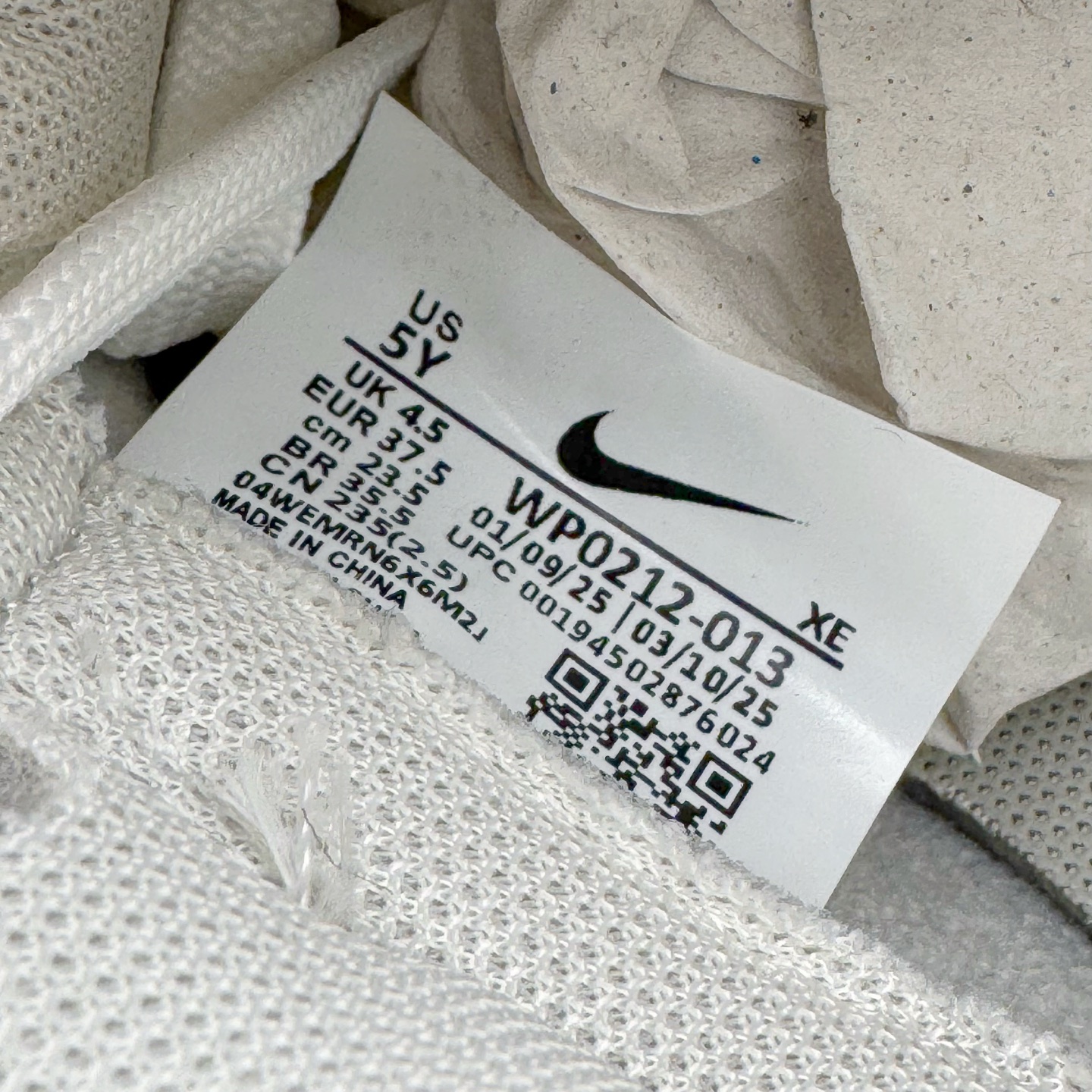 图片[19]-＃YC纯原 NK Dunk Low 心动旋律 WP0212-013 定制系列天花板 无原鞋不开发 全系列得物原鞋一比一校对开发 配色持续更新中 终端对接 优势输出 全套原厂楦头原纸板数据档案倾力打造 原汁原味莞产 极致还原 圈内最强针车工艺 高端零售指定版 广东原厂配套原盒原标 鞋盒分三个尺码段 原厂冲刀 超高清洁度 全鞋零毛边皮料切割 采用原厂百宏鞋带以及原厂百宏织唛舌标 内标可供原厂几率过验 进口原装条纹中底布 四线拉帮白色点胶 原厂拉帮手法遵循公司 原厂电绣 极致还原 尺码：36 36.5 37.5 38 38.5 39 40-选品中心