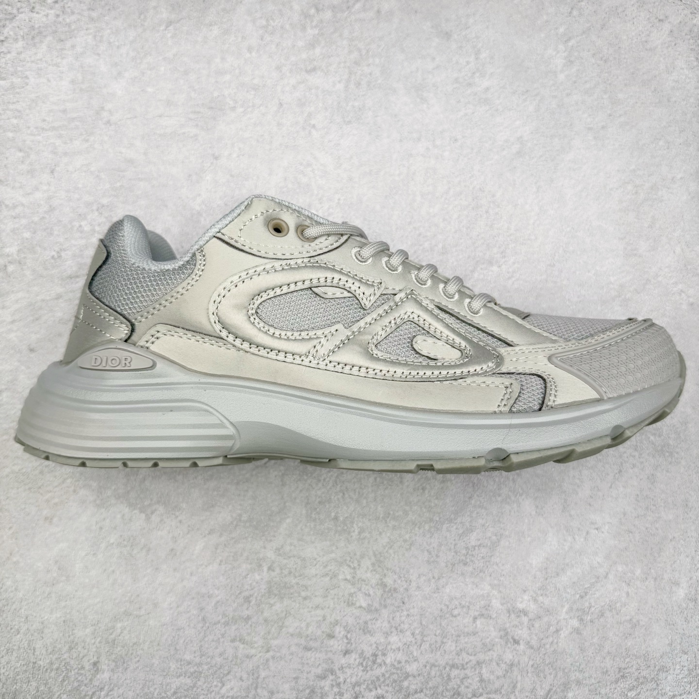 图片[4]-＃福利特价 Dior B30 迪奥网眼织物低帮运动休闲鞋 该款系列采用黑网色眼织物白和色科技料面精心制 作饰以反光“CD30”图形标志 外格轻盈的刻雕效果橡胶鞋搭底配标志性点的缀提升格调 内弹部力细节塑造想理的舒适穿着体验可与各休式闲造型配搭 彰显尚时现代的运风动范 尺码：36 37 35 39 40 41 42 43 44 45-选品中心