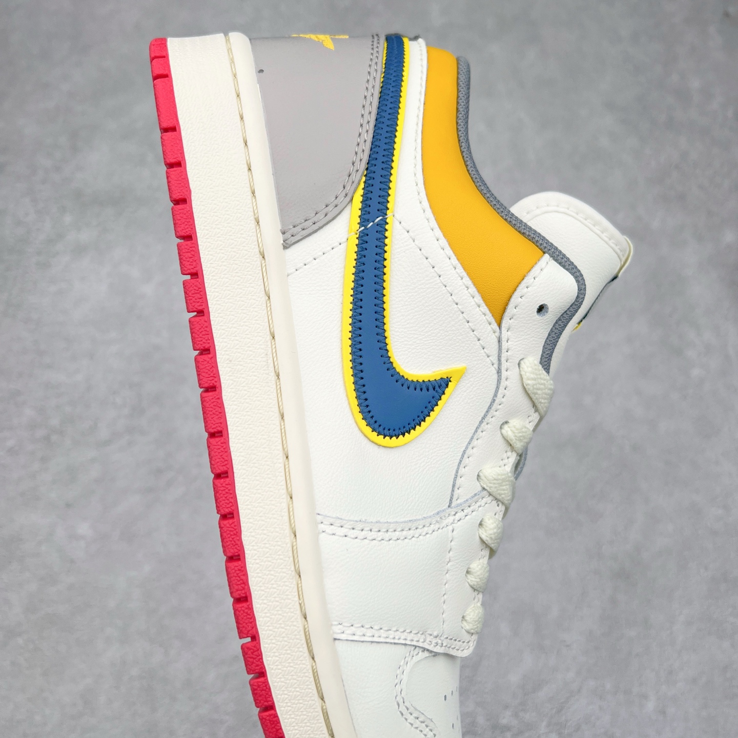 图片[7]-＃DT纯原 Air Jordan AJ1 Low 低帮 帆白黄 HV4511-133 终端优势供应 市面中低帮最具代表性版本没有之一 口碑大厂出品 品控大底版型不断改良更新 全套原纸板楦头开发 确保原汁原味 完美呈现版型 完美零毛边处理 原厂内置全掌气垫 价格定位良心 平台专用代工流水线出品 一眼公司既视感 拿到手的一瞬间就与众不同 碾压市面所有版本 全部原鞋开发 每一个配色都会采购原鞋确认细节 打破市面看图做货无好货之说 尺码：35.5 36 36.5 37.5 38 38.5 39 40 40.5 41 42 42.5 43 44 44.5 45 46-选品中心