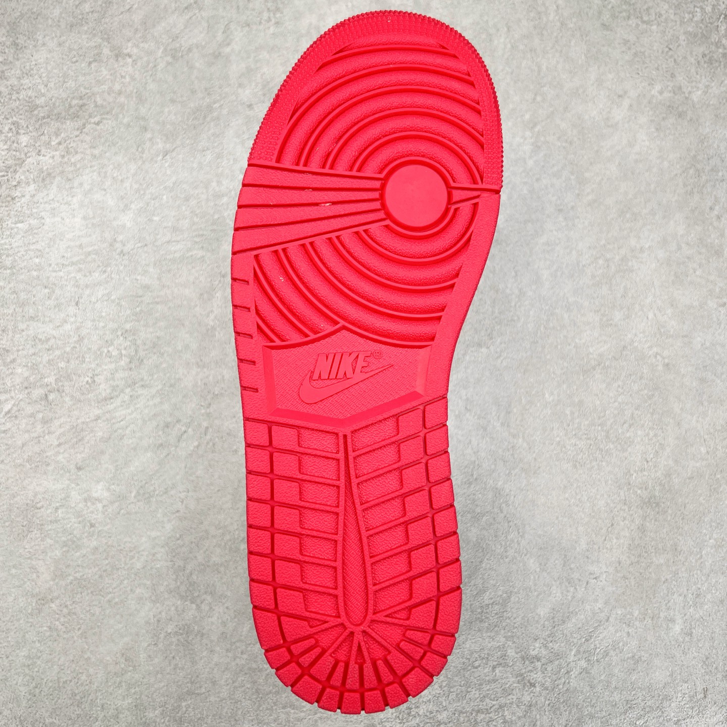 图片[9]-＃DT纯原 Air Jordan AJ1 Low 低帮 帆白黄 HV4511-133 终端优势供应 市面中低帮最具代表性版本没有之一 口碑大厂出品 品控大底版型不断改良更新 全套原纸板楦头开发 确保原汁原味 完美呈现版型 完美零毛边处理 原厂内置全掌气垫 价格定位良心 平台专用代工流水线出品 一眼公司既视感 拿到手的一瞬间就与众不同 碾压市面所有版本 全部原鞋开发 每一个配色都会采购原鞋确认细节 打破市面看图做货无好货之说 尺码：35.5 36 36.5 37.5 38 38.5 39 40 40.5 41 42 42.5 43 44 44.5 45 46-选品中心