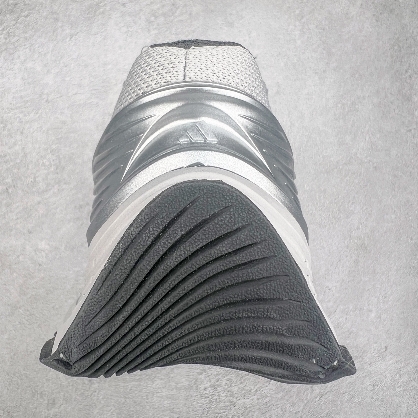 图片[8]-AD XLG MTW系列 舒适百搭防滑耐磨低帮跑步鞋老爹鞋 JS1501 鞋面采用贯穿式银条 完整的线条流畅度带来充分的视觉享受 鞋舌若隐若现的LOGO充满神秘感 夸张的鞋后跟幅度设计 线条感延伸至后跟标志三条杆彰显adidas调性 中底采用LIGHT STRIKE科技 在满足穿搭属性的同时提供舒适的脚感 完整的流线型设计语言 从鞋面贯穿到鞋底以及鞋花纹路 颜值与实力兼具 秀场与日常皆融 未来已来 让我们继续期待 实拍调校N版已经零色差零失真 百分百还原实物色彩所见即所得 不存在货不对板色差等低级问题 选购参考实物拍摄 不混卖不参货 只用心做好货严格选品 承诺混一赔十 尺码：36 36.5 37.5 38 38.5 39 40 40.5 41 42 42.5 43 44 44.5 45-选品中心