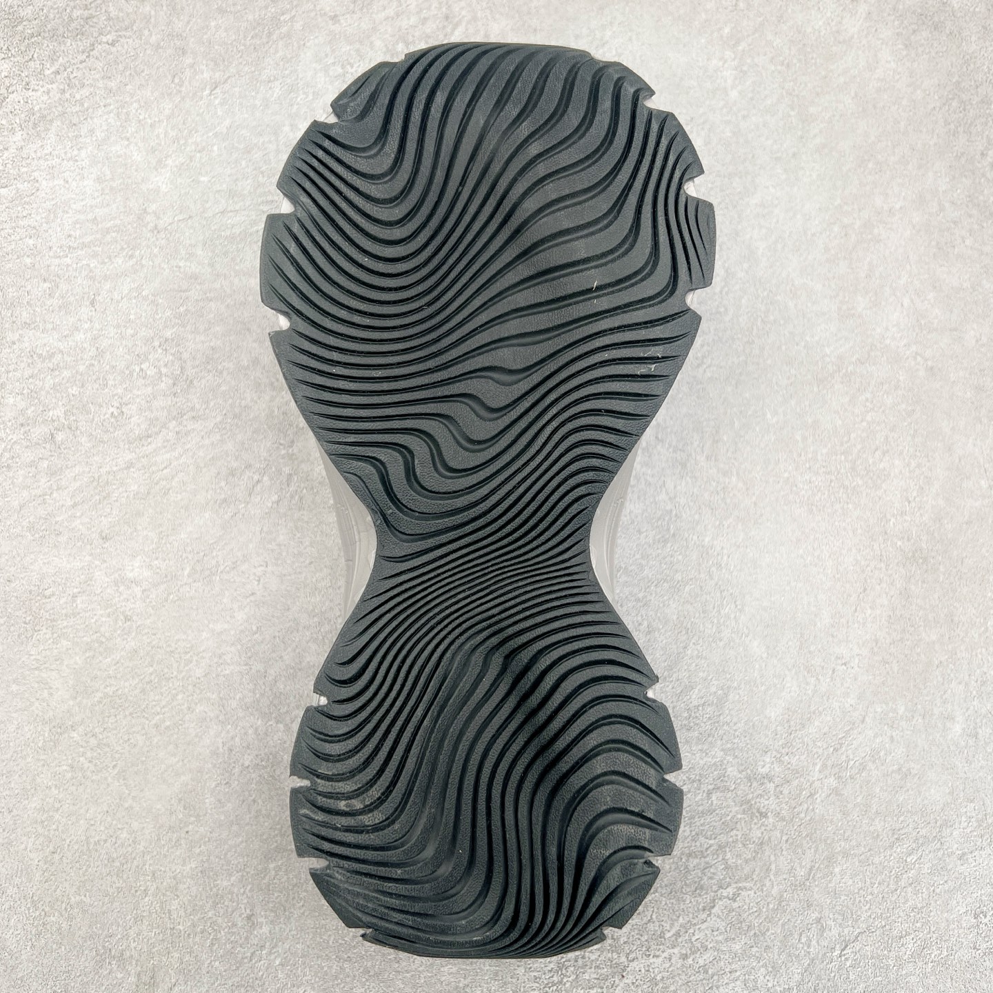 图片[9]-AD XLG MTW系列 舒适百搭防滑耐磨低帮跑步鞋老爹鞋 JS1501 鞋面采用贯穿式银条 完整的线条流畅度带来充分的视觉享受 鞋舌若隐若现的LOGO充满神秘感 夸张的鞋后跟幅度设计 线条感延伸至后跟标志三条杆彰显adidas调性 中底采用LIGHT STRIKE科技 在满足穿搭属性的同时提供舒适的脚感 完整的流线型设计语言 从鞋面贯穿到鞋底以及鞋花纹路 颜值与实力兼具 秀场与日常皆融 未来已来 让我们继续期待 实拍调校N版已经零色差零失真 百分百还原实物色彩所见即所得 不存在货不对板色差等低级问题 选购参考实物拍摄 不混卖不参货 只用心做好货严格选品 承诺混一赔十 尺码：36 36.5 37.5 38 38.5 39 40 40.5 41 42 42.5 43 44 44.5 45-选品中心