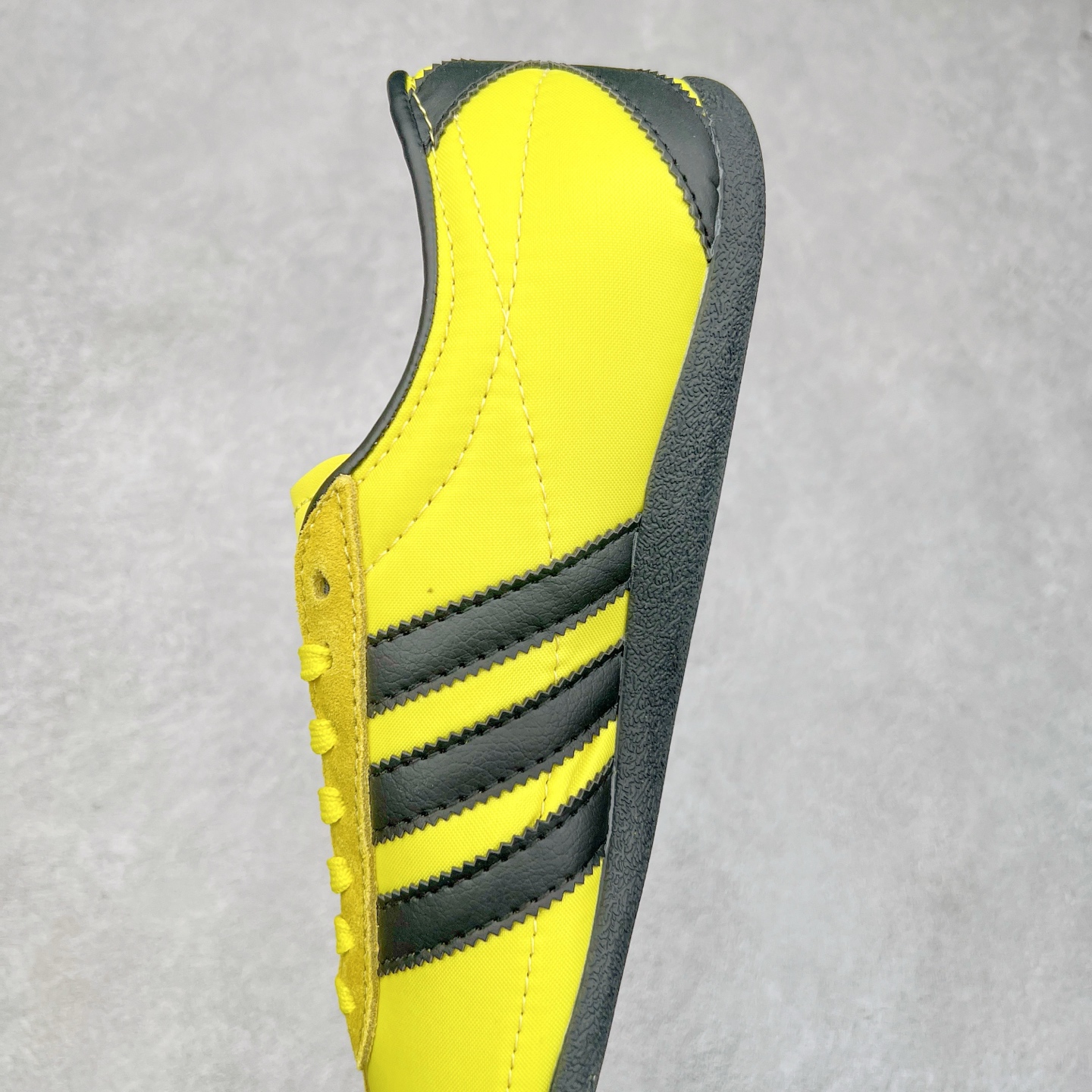 图片[7]-AD Originals Tokyo 东京限定系列复古百搭薄底德训风低帮休闲运动T头鞋 JI3299 ORIGINALS 挖掘复古运动基因，文 将经典与现代完美融合，推出薄底鞋系列，引起潮流趋势。此次COSTS带来的是ADIDAS ORIGINALS TOKYO系列黑白两款百搭配色，鞋款鞋面舒适贴合脚面， 同时采用柔软材质，穿着轻便舒适；中底缓震性能，鞋底有一定弹性，日常穿搭舒适且防滑。尺码：35⅔ 36 36⅔ 37⅓ 38 38⅔ 39⅓ 40 40⅔ 41⅓ 42 42⅔ 43⅓ 44 45-选品中心