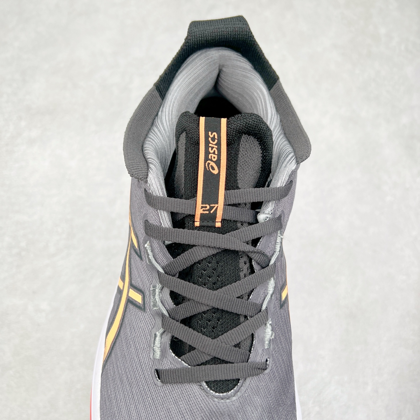 图片[5]-Asics GEL-Nimbus 27 亚瑟士缓震跑鞋 近年复古风潮的势头很旺 ASICS一直坚信保持身体的健康与活力是打造健康快乐的生活方式的最佳途径 ASICS为复古鞋型注入新设计 为玩家的街头穿搭提供了更多可能 GEL-NIMBUSTM9运动鞋最初是为中立和仰卧跑步者设计的长距离训练器 采用原始材料和关键细节重新设计 其Y2K时代的工业外观也被大胆的对比和色块所抵消 尺码：36 36.5 37.5 38 38.5 39 40 40.5 41.5 42 42.5 43.5 44 44.5 45-选品中心