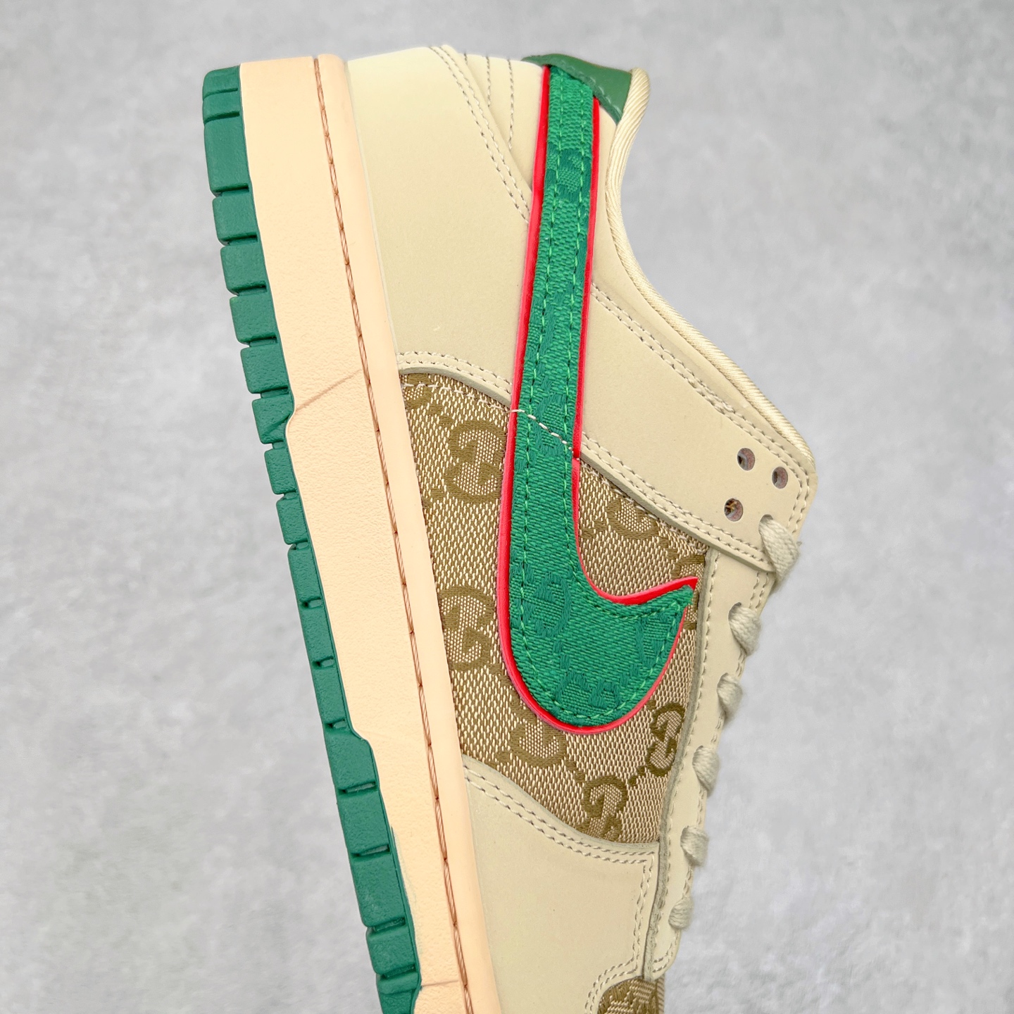 图片[6]-NK Dunk Low 定制配色 DQ1098-357 大厂出品 极力推荐 原装头层材料 独家版型蒸餾加工帶來的是更好的视觉和脚感体验大厂纯原品质出货 清洁度 电绣工艺 皮料切割干净无任何毛边 细节完美 实拍调校N版已经零色差零失真 百分百还原实物色彩所见即所得 不存在货不对板色差等低级问题 选购参考实物拍摄 不混卖不参货 只用心做好货严格选品 承诺混一赔十 尺码：36 36.5 37.5 38 38.5 39 40 40.5 41 42 42.5 43 44 44.5 45-选品中心