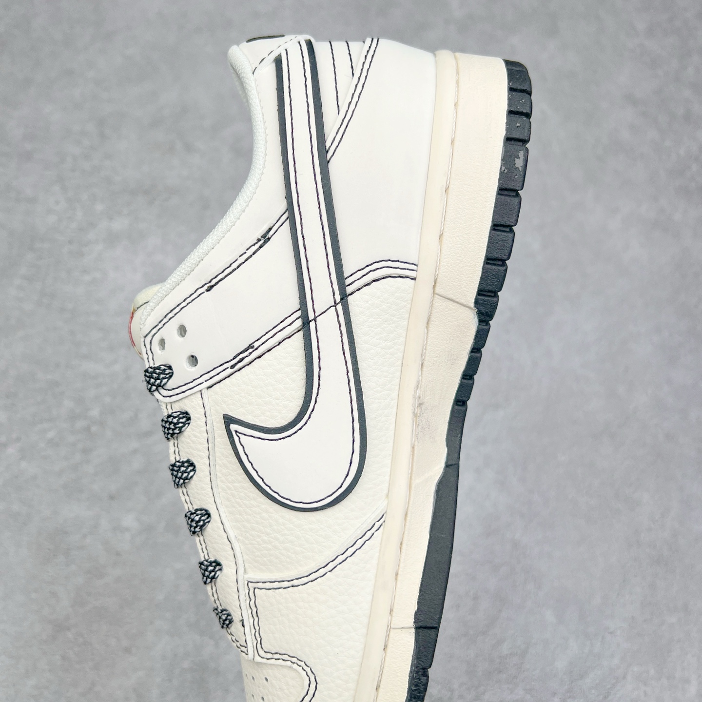 图片[7]-NK Dunk Low 定制配色 JJ2508-560 大厂出品 极力推荐 原装头层材料 独家版型蒸餾加工帶來的是更好的视觉和脚感体验大厂纯原品质出货 清洁度 电绣工艺 皮料切割干净无任何毛边 细节完美 实拍调校N版已经零色差零失真 百分百还原实物色彩所见即所得 不存在货不对板色差等低级问题 选购参考实物拍摄 不混卖不参货 只用心做好货严格选品 承诺混一赔十 尺码：36 36.5 37.5 38 38.5 39 40 40.5 41 42 42.5 43 44 44.5 45-选品中心