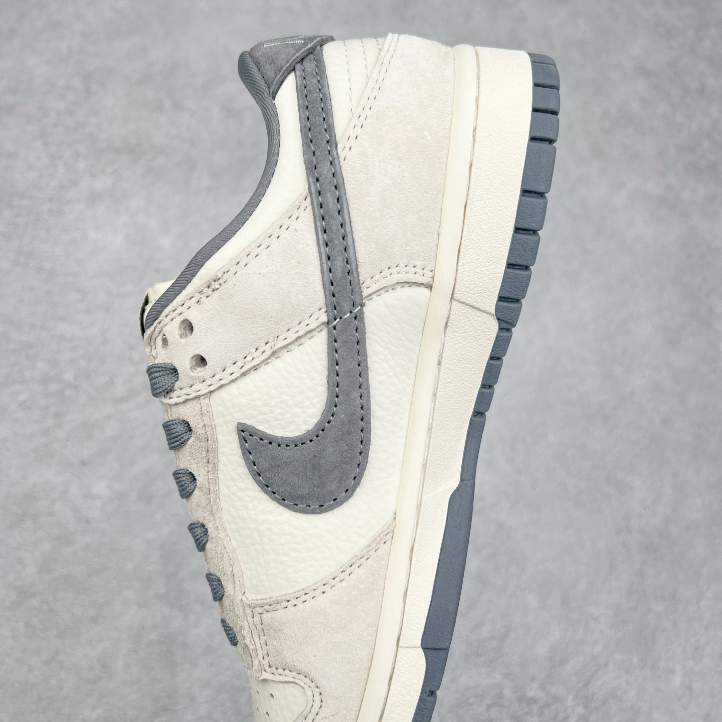 图片[7]-NK Dunk Low 定制配色 FC1688-154 大厂出品 极力推荐 原装头层材料 独家版型蒸餾加工帶來的是更好的视觉和脚感体验大厂纯原品质出货 清洁度 电绣工艺 皮料切割干净无任何毛边 细节完美 实拍调校N版已经零色差零失真 百分百还原实物色彩所见即所得 不存在货不对板色差等低级问题 选购参考实物拍摄 不混卖不参货 只用心做好货严格选品 承诺混一赔十 尺码：36 36.5 37.5 38 38.5 39 40 40.5 41 42 42.5 43 44 44.5 45-选品中心