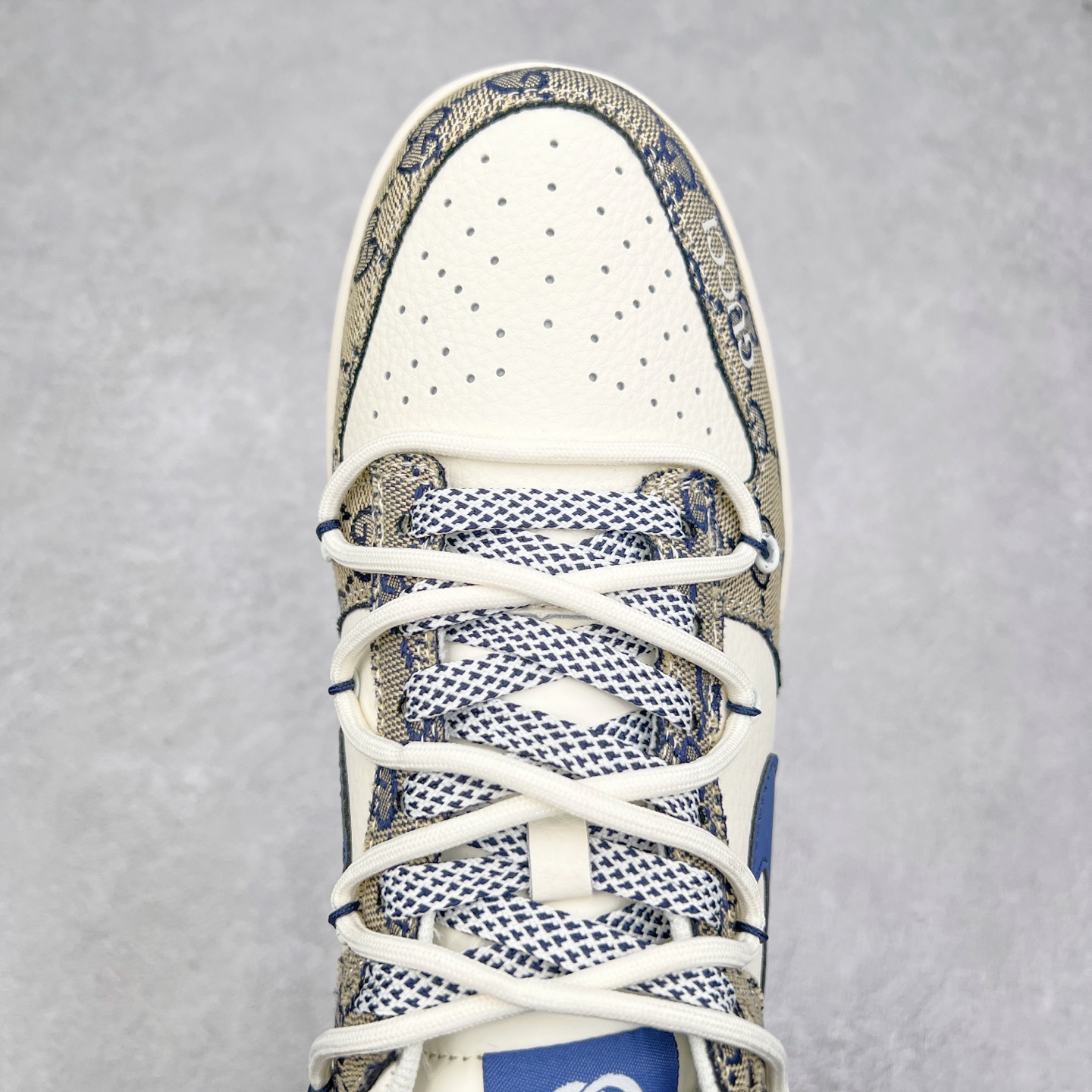 图片[4]-NK Dunk Low 定制配色 SJ2068-317 大厂出品 极力推荐 原装头层材料 独家版型蒸餾加工帶來的是更好的视觉和脚感体验大厂纯原品质出货 清洁度 电绣工艺 皮料切割干净无任何毛边 细节完美 实拍调校N版已经零色差零失真 百分百还原实物色彩所见即所得 不存在货不对板色差等低级问题 选购参考实物拍摄 不混卖不参货 只用心做好货严格选品 承诺混一赔十 尺码：36 36.5 37.5 38 38.5 39 40 40.5 41 42 42.5 43 44 44.5 45-选品中心