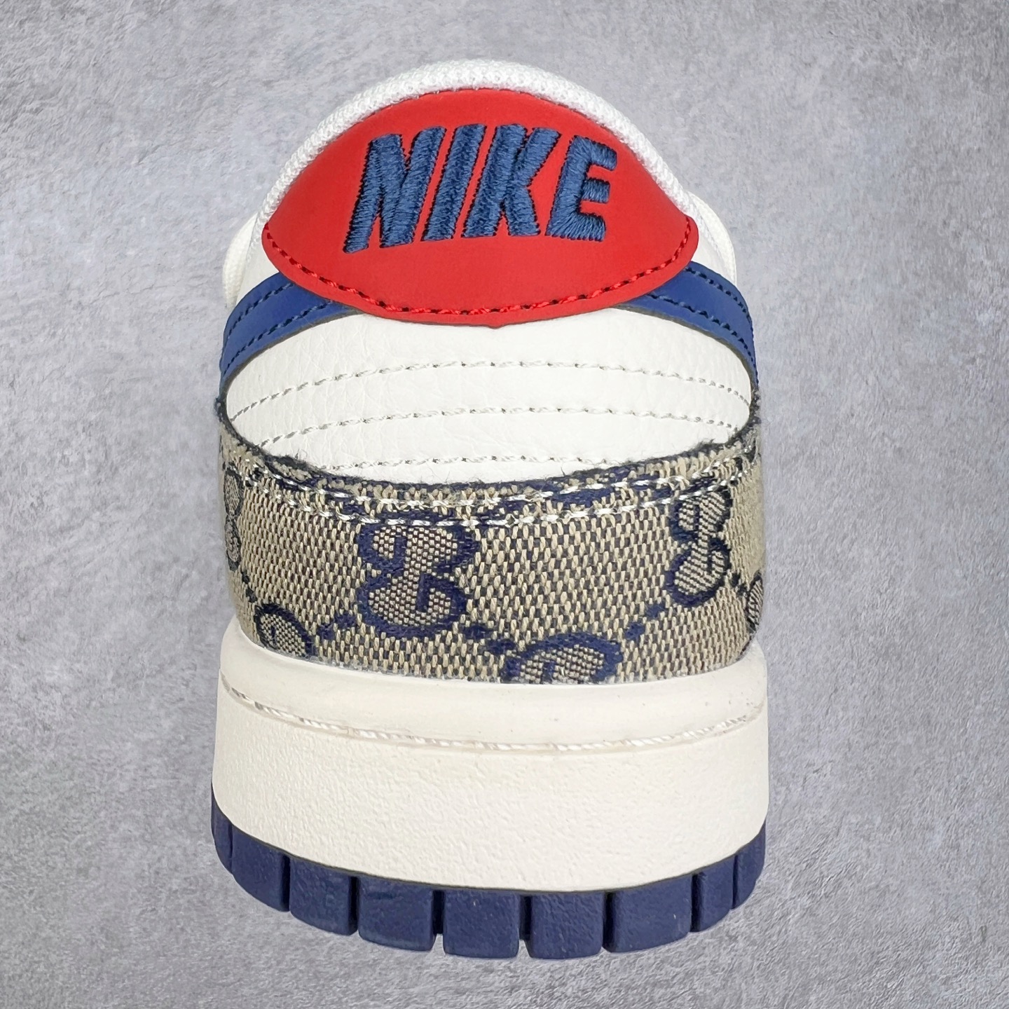 图片[8]-NK Dunk Low 定制配色 SJ2068-317 大厂出品 极力推荐 原装头层材料 独家版型蒸餾加工帶來的是更好的视觉和脚感体验大厂纯原品质出货 清洁度 电绣工艺 皮料切割干净无任何毛边 细节完美 实拍调校N版已经零色差零失真 百分百还原实物色彩所见即所得 不存在货不对板色差等低级问题 选购参考实物拍摄 不混卖不参货 只用心做好货严格选品 承诺混一赔十 尺码：36 36.5 37.5 38 38.5 39 40 40.5 41 42 42.5 43 44 44.5 45-选品中心