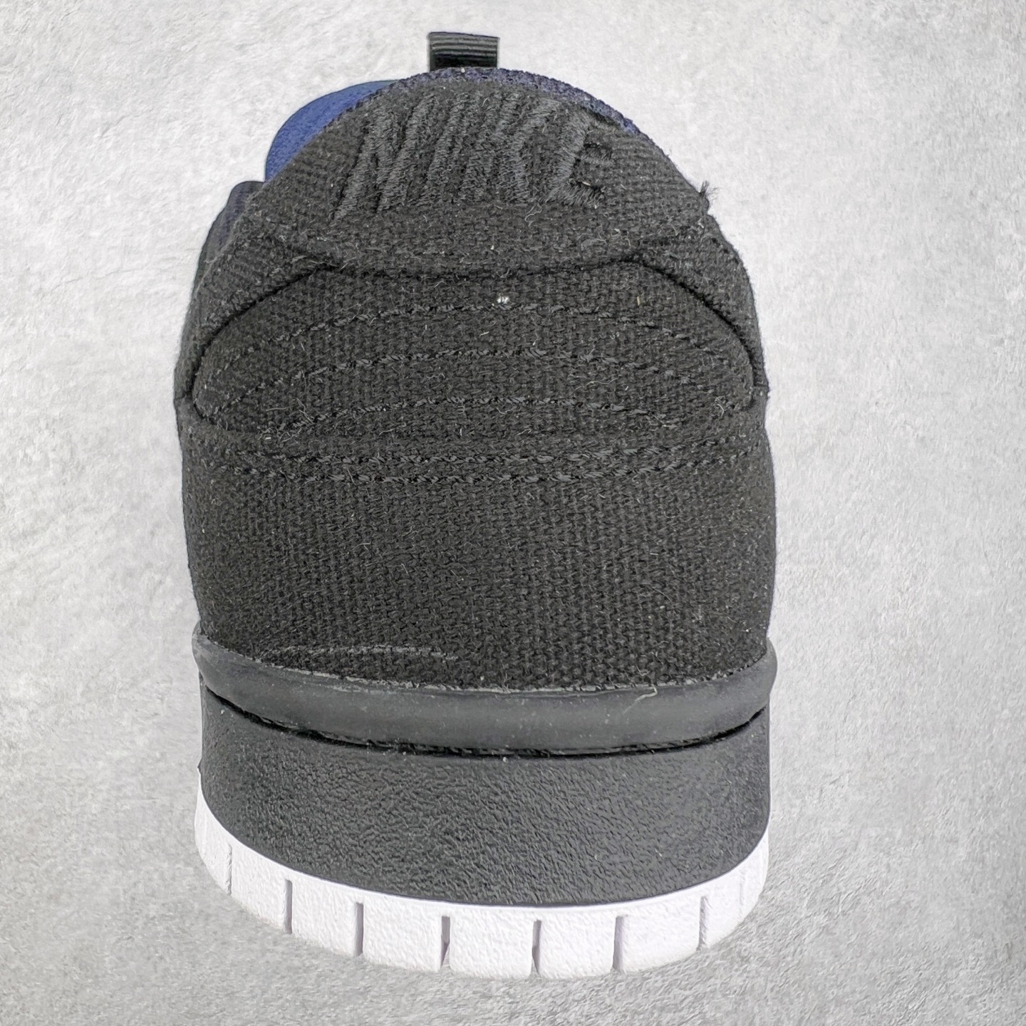 图片[8]-＃F版 NK SB Dunk Low DX6775-400 性价比王者 极限压缩利润空间 超乎所想的高性价比 用料绝不含糊 原盒原配 正确耐磨橡胶大底 超高清洁度 全鞋零毛边皮料切割 全套原楦原模倾力打造完美版型 尺码：36 36.5 37.5 38 38.5 39 40 40.5 41 42 42.5 43 44 44.5 45 46 47.5-选品中心