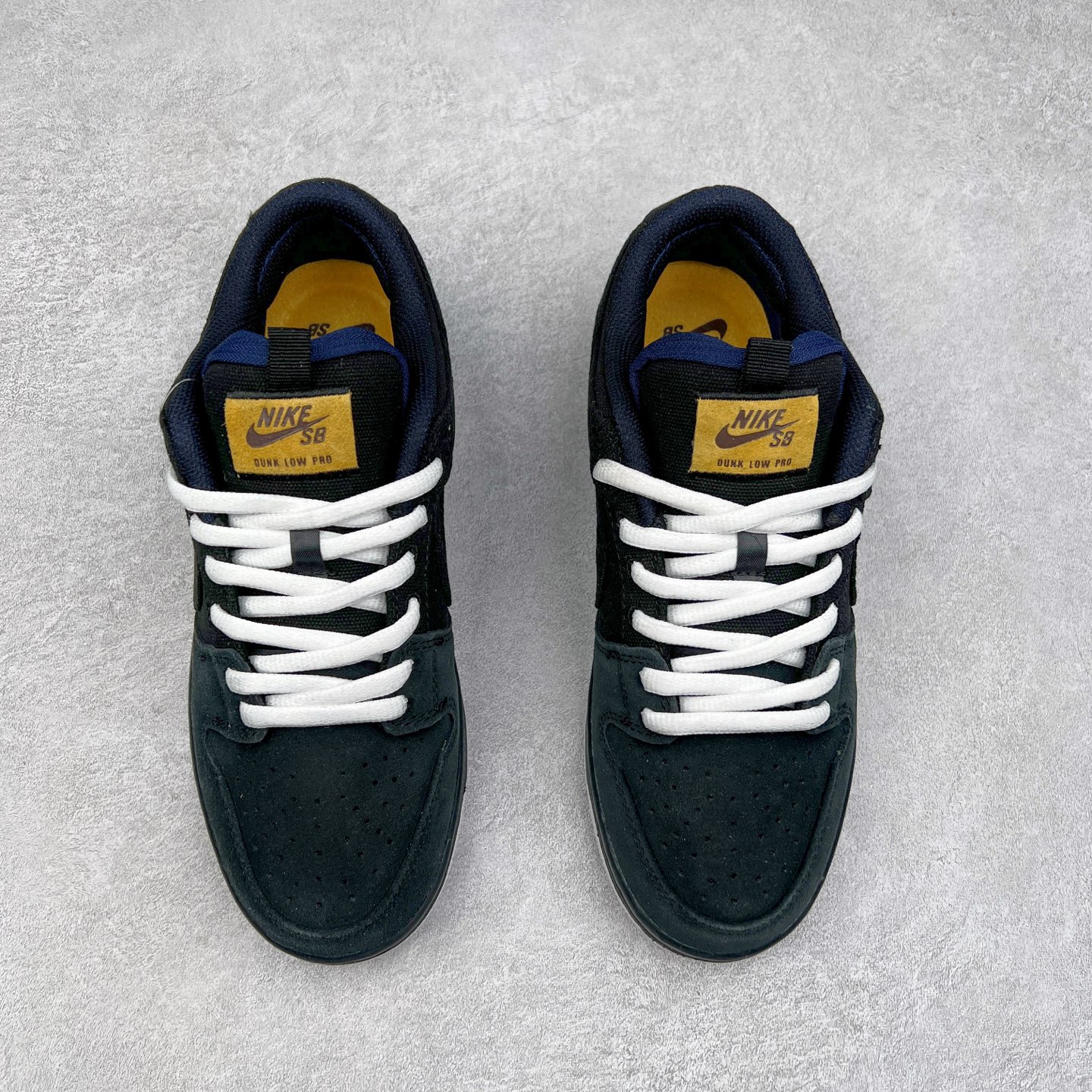 图片[2]-＃F版 NK SB Dunk Low DX6775-400 性价比王者 极限压缩利润空间 超乎所想的高性价比 用料绝不含糊 原盒原配 正确耐磨橡胶大底 超高清洁度 全鞋零毛边皮料切割 全套原楦原模倾力打造完美版型 尺码：36 36.5 37.5 38 38.5 39 40 40.5 41 42 42.5 43 44 44.5 45 46 47.5-选品中心