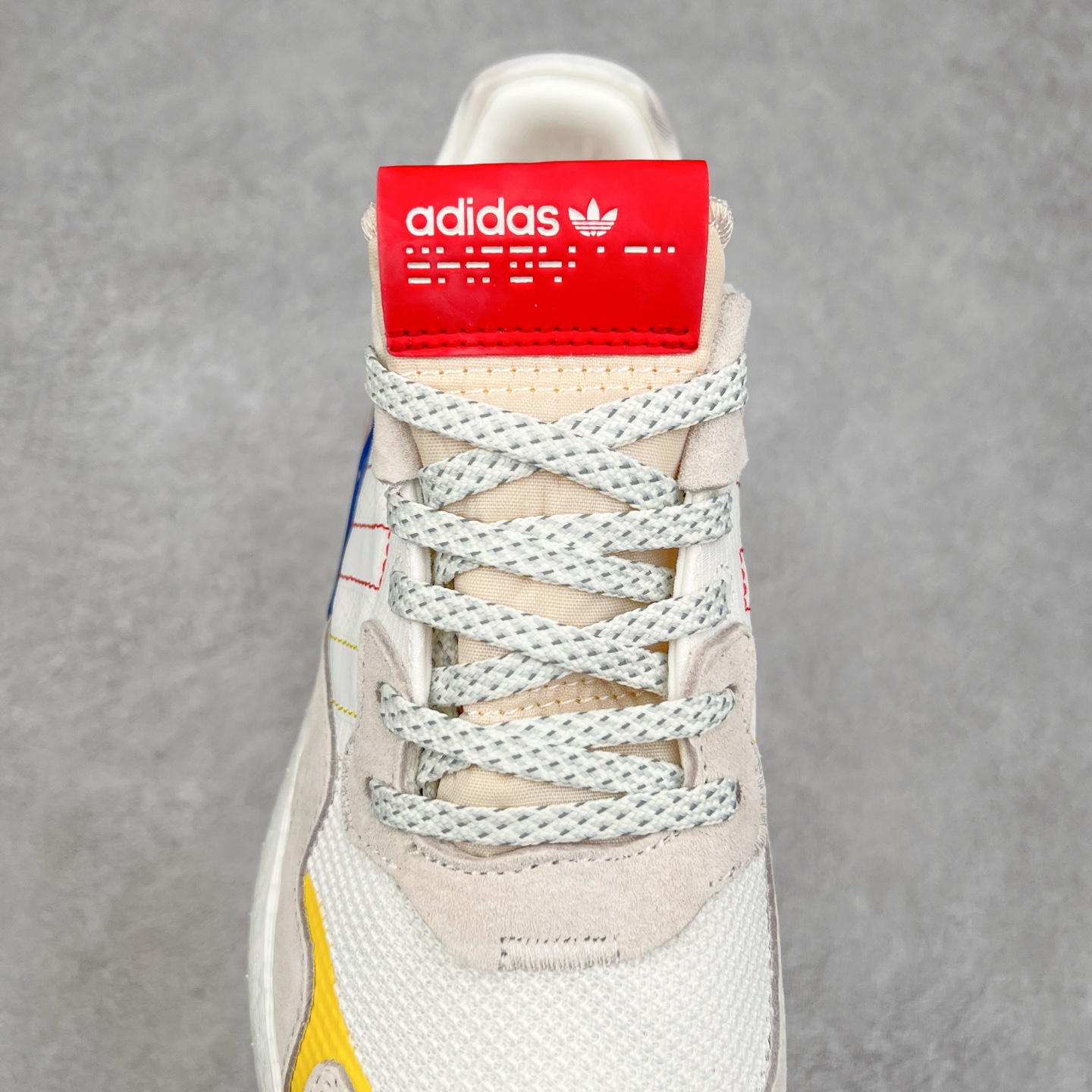 图片[5]-AD originals Nite Jogger Pride 夜行者减震耐磨低帮反光复古休闲百搭运动跑鞋 原厂材料 原厂大底 原装工艺 原鞋一致 记忆海绵 鞋眼使用原鞋一致电绣加针车工艺 后跟全部一致采用原鞋工艺 四针六线进口机 区别市面三针五线 头层皮打造 原厂流水标 3D喷漆 瞄漆 私家独模 网布搭配麂皮拼接打造鞋面 极具复古风格鞋头及鞋跟点缀3M反光设计 极为亮眼中底采用全掌Boost科技 厚度相当可观 脚感极佳 尺码：36 36⅔ 37⅓ 38 38⅔ 39⅓ 40 40⅔ 41⅓ 42 42⅔ 43⅓ 44 44⅔ 45-选品中心