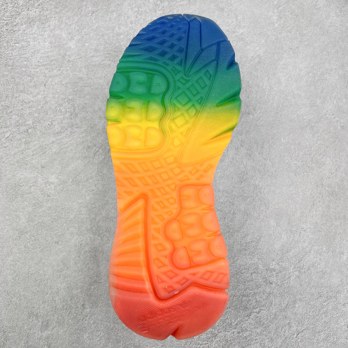 图片[9]-AD originals Nite Jogger Pride 夜行者减震耐磨低帮反光复古休闲百搭运动跑鞋 原厂材料 原厂大底 原装工艺 原鞋一致 记忆海绵 鞋眼使用原鞋一致电绣加针车工艺 后跟全部一致采用原鞋工艺 四针六线进口机 区别市面三针五线 头层皮打造 原厂流水标 3D喷漆 瞄漆 私家独模 网布搭配麂皮拼接打造鞋面 极具复古风格鞋头及鞋跟点缀3M反光设计 极为亮眼中底采用全掌Boost科技 厚度相当可观 脚感极佳 尺码：36 36⅔ 37⅓ 38 38⅔ 39⅓ 40 40⅔ 41⅓ 42 42⅔ 43⅓ 44 44⅔ 45-选品中心