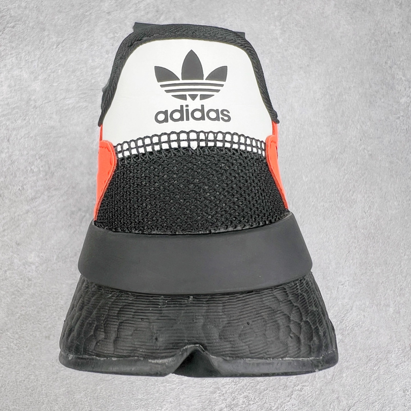 图片[8]-AD originals Nite Jogger Pride 夜行者减震耐磨低帮反光复古休闲百搭运动跑鞋 原厂材料 原厂大底 原装工艺 原鞋一致 记忆海绵 鞋眼使用原鞋一致电绣加针车工艺 后跟全部一致采用原鞋工艺 四针六线进口机 区别市面三针五线 头层皮打造 原厂流水标 3D喷漆 瞄漆 私家独模 网布搭配麂皮拼接打造鞋面 极具复古风格鞋头及鞋跟点缀3M反光设计 极为亮眼中底采用全掌Boost科技 厚度相当可观 脚感极佳 尺码：36 36⅔ 37⅓ 38 38⅔ 39⅓ 40 40⅔ 41⅓ 42 42⅔ 43⅓ 44 44⅔ 45-选品中心