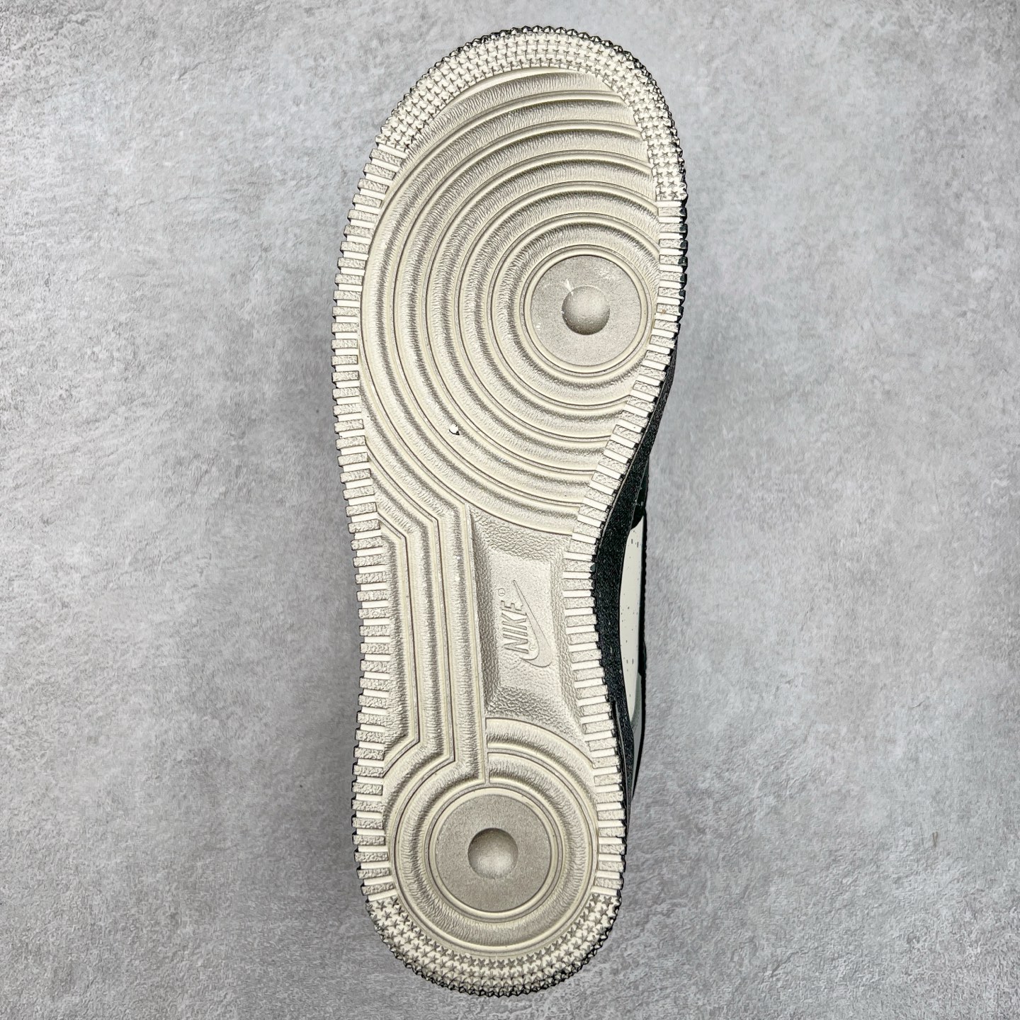 图片[9]-NK Air Force 1´07 Low 空军一号低帮百搭休闲运动板鞋 XV7981-476 柔软、弹性十足的缓震性能和出色的中底设计 横跨复古与现代的外型结合 造就出风靡全球 三十多年的Force 1 直到今天还深受青睐 实拍调校N版已经零色差零失真 百分百还原实物色彩所见即所得 不存在货不对板色差等低级问题 选购参考实物拍摄 不混卖不参货 只用心做好货严格选品 承诺混一赔十 尺码：36 36.5 37.5 38 38.5 39 40 40.5 41 42 42.5 43 44 44.5 45-选品中心